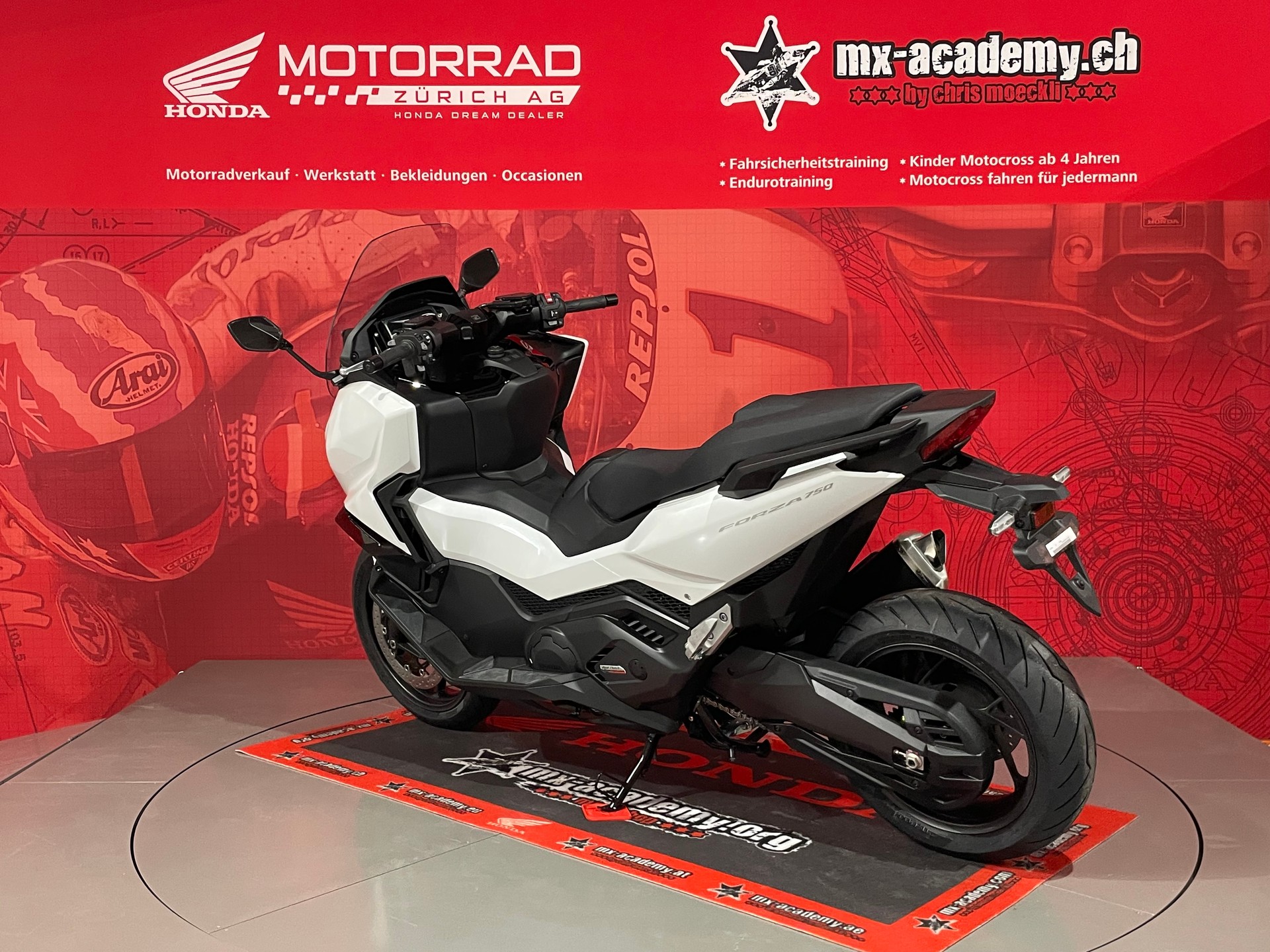 HONDA FORZA 750*Modell 2026**Neufahrzeug**Pearl Glare White**-image-6