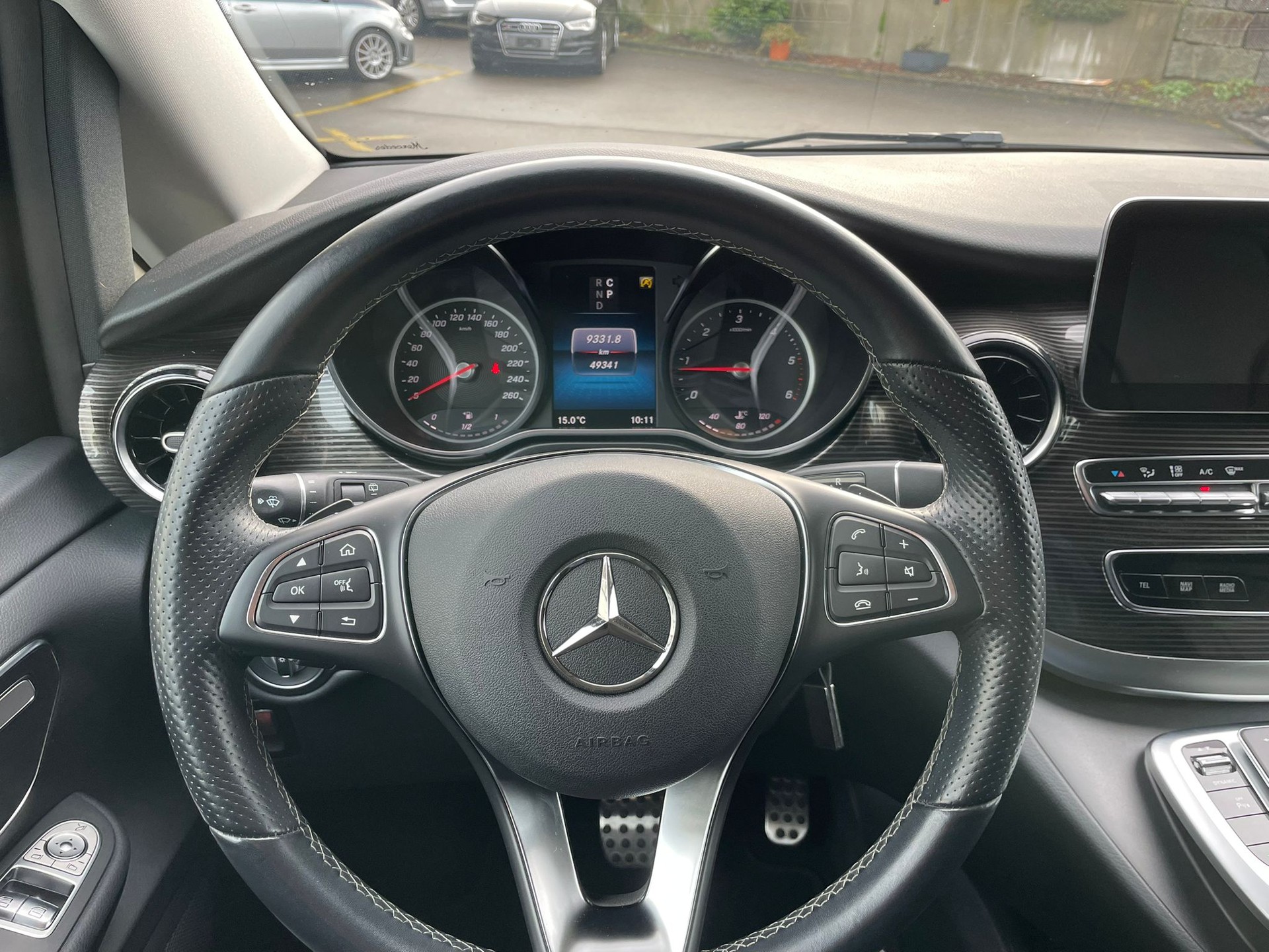 MERCEDES-BENZ V 300 d lang 4Matic 9G-Tronic-image-10