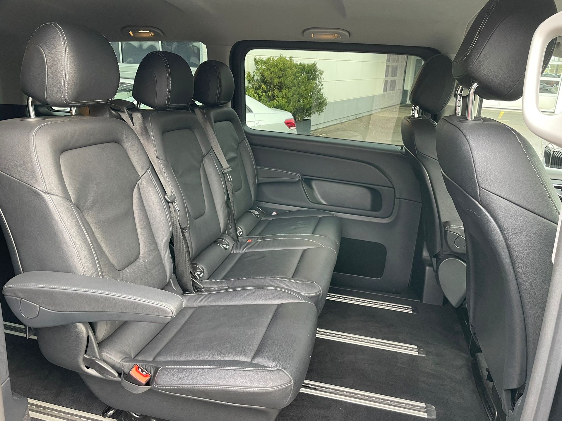 MERCEDES-BENZ V 300 d lang 4Matic 9G-Tronic-image-15