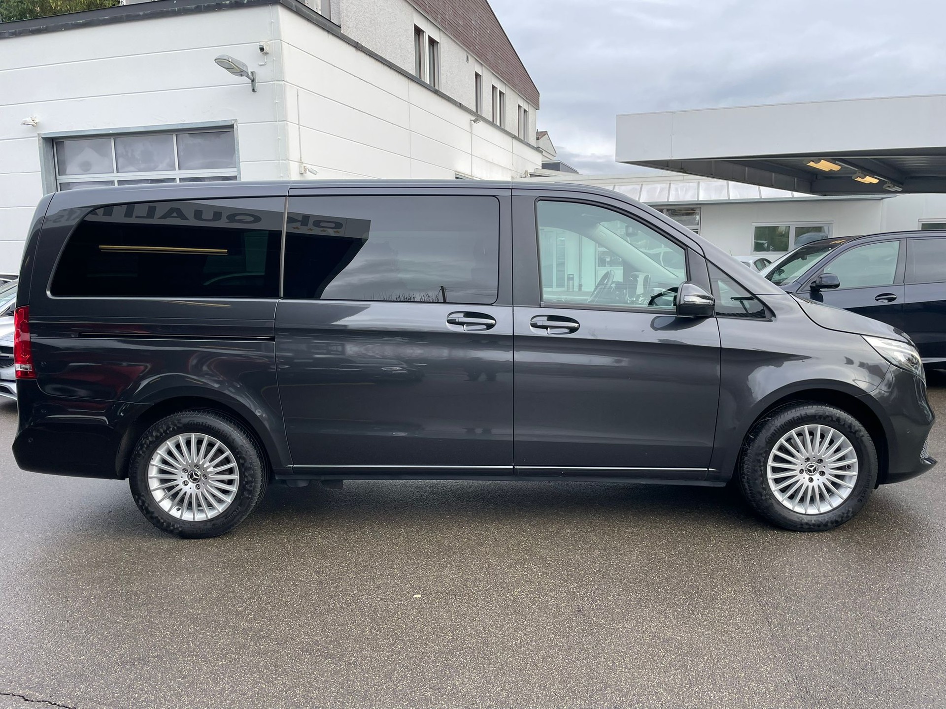 MERCEDES-BENZ V 300 d lang 4Matic 9G-Tronic-image-4