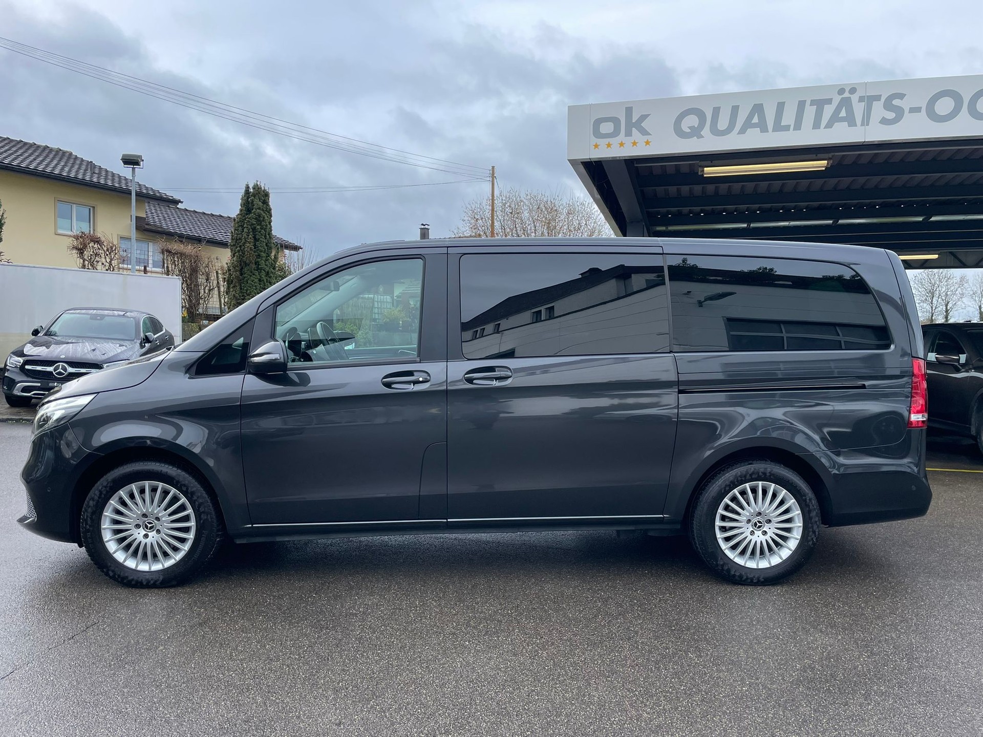 MERCEDES-BENZ V 300 d lang 4Matic 9G-Tronic-image-3