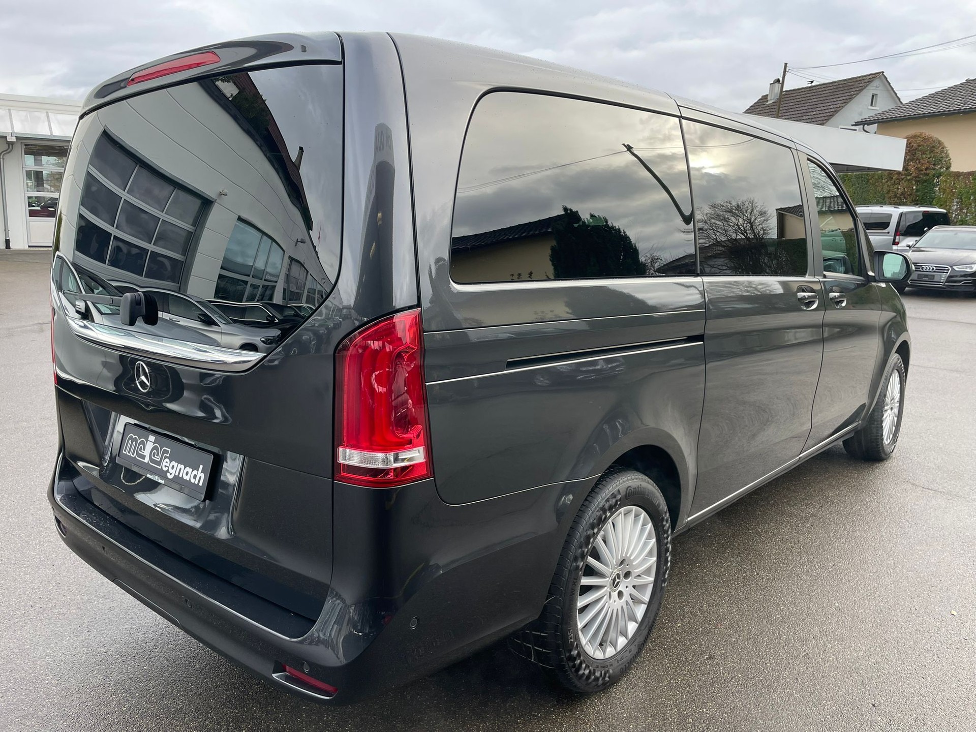 MERCEDES-BENZ V 300 d lang 4Matic 9G-Tronic-image-8