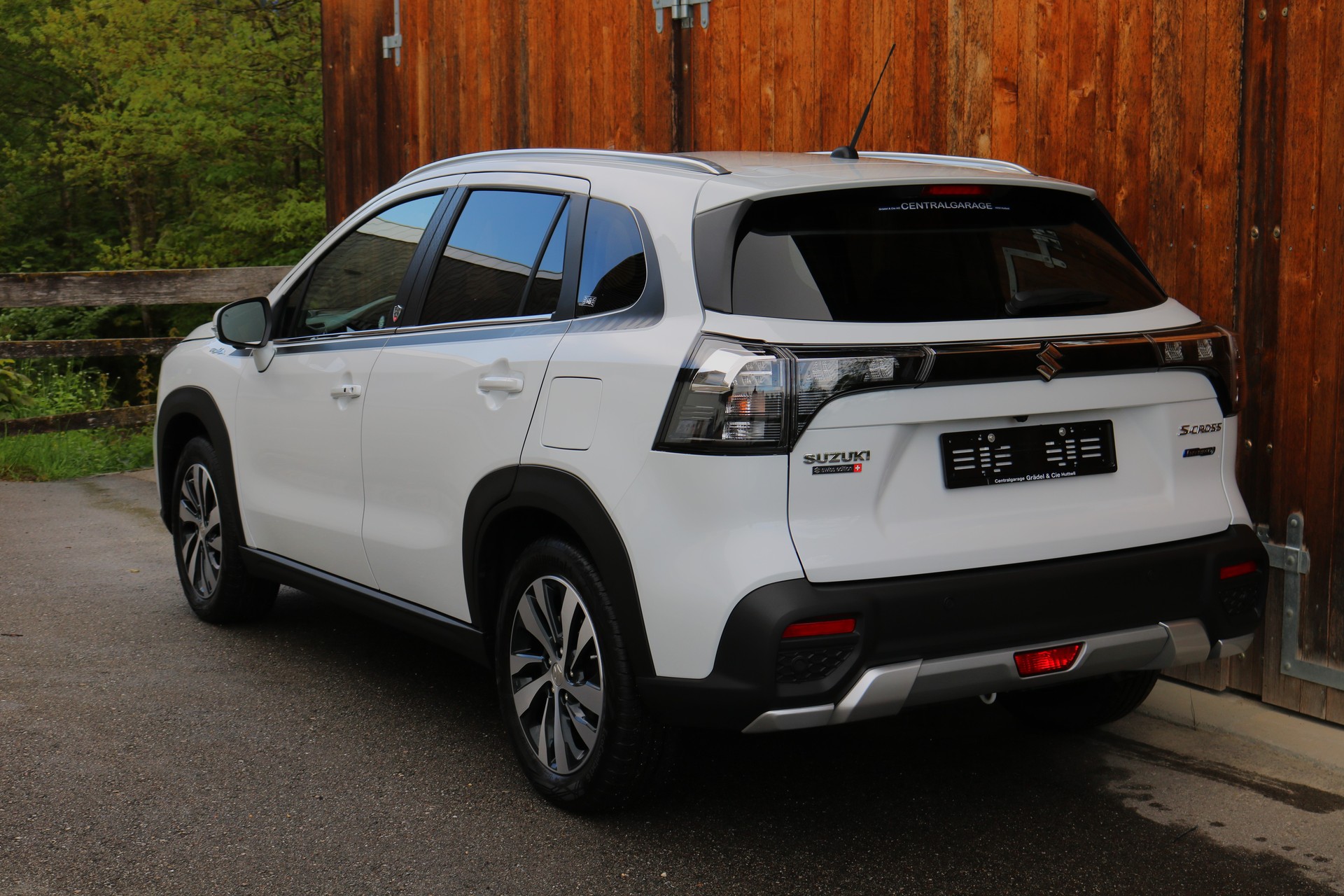 SUZUKI S-Cross 1.5 Piz Sulai Top Hybrid-showroom-element-2