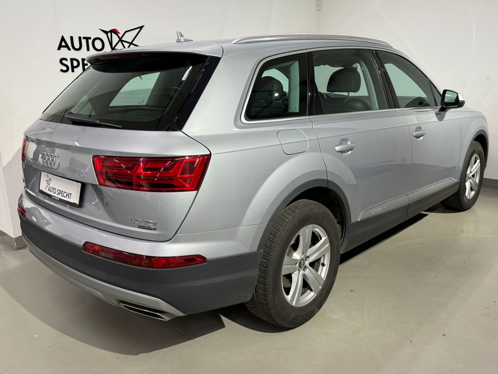AUDI Q7 50 TDI quattro tiptronic-image-4