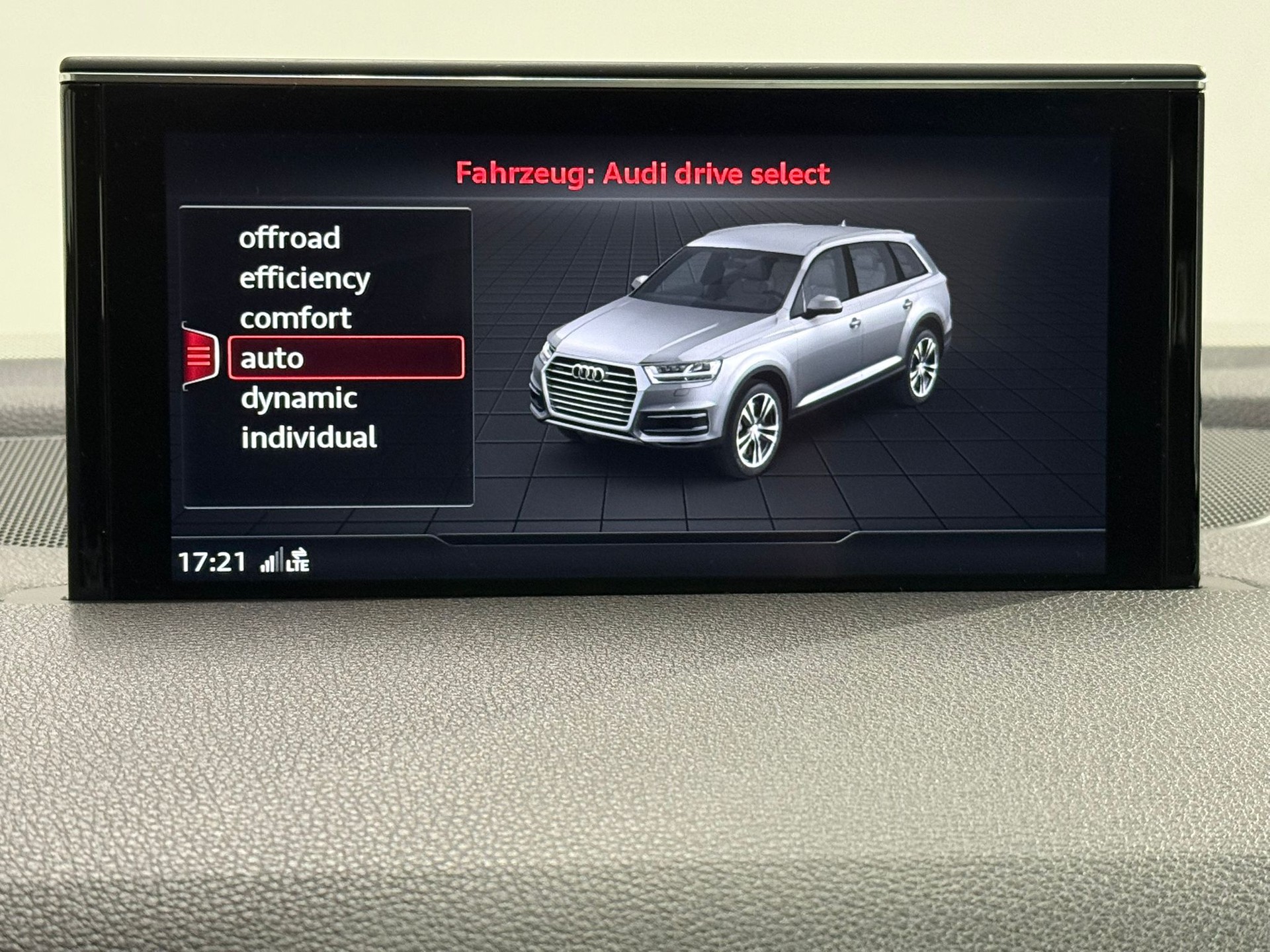 AUDI Q7 50 TDI quattro tiptronic-image-27