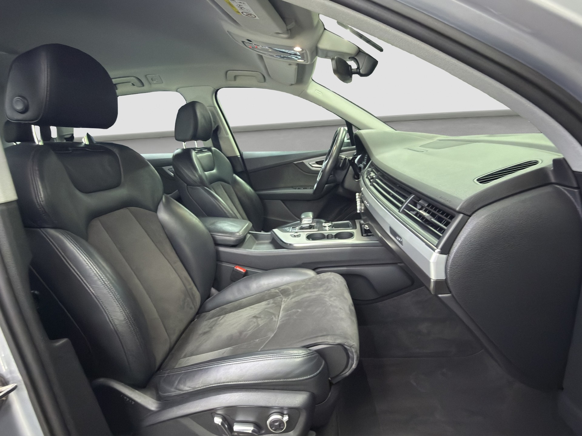 AUDI Q7 50 TDI quattro tiptronic-image-8