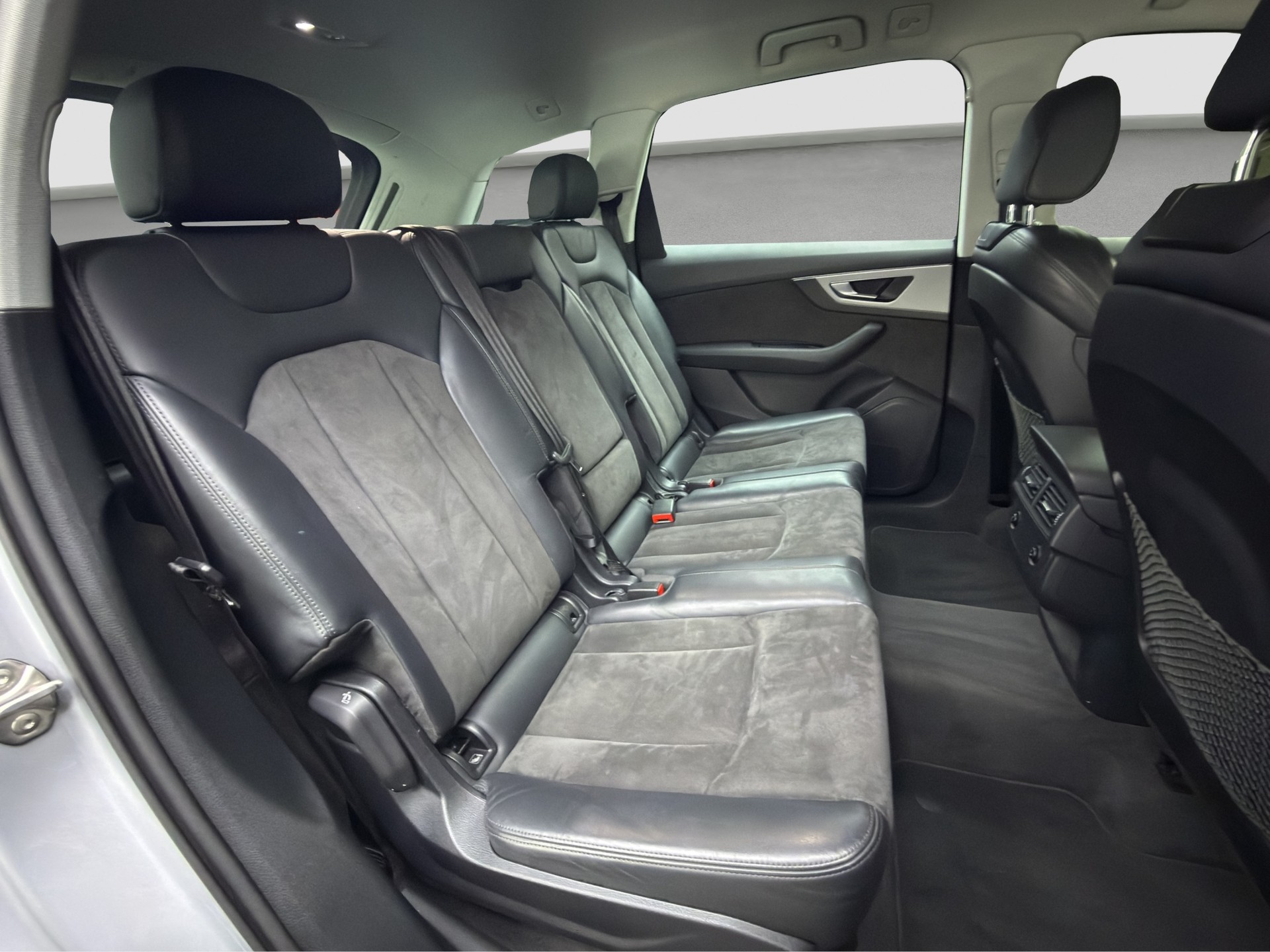 AUDI Q7 50 TDI quattro tiptronic-image-9