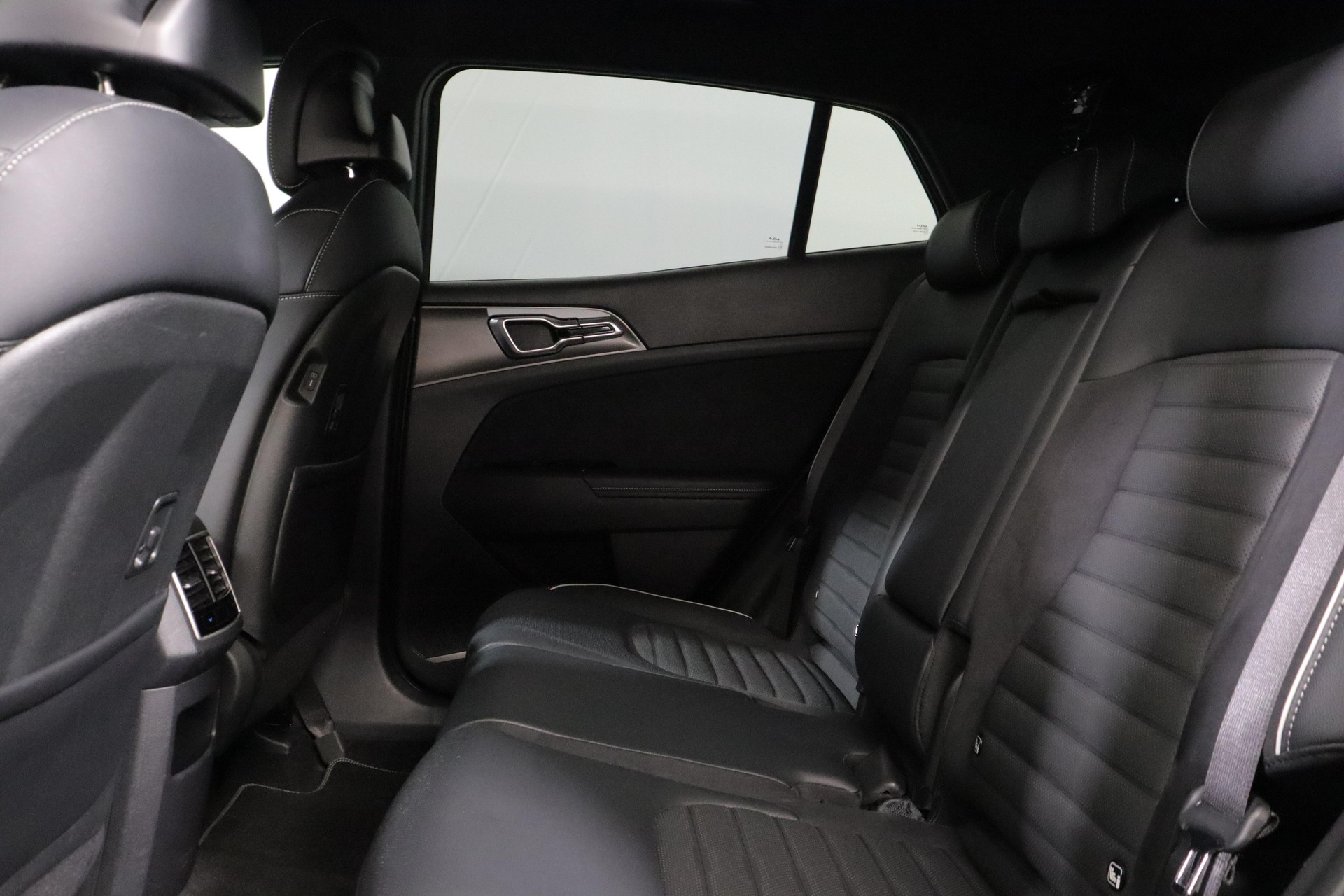 KIA Sportage 1.6 T-GDi GT-Line-image-3
