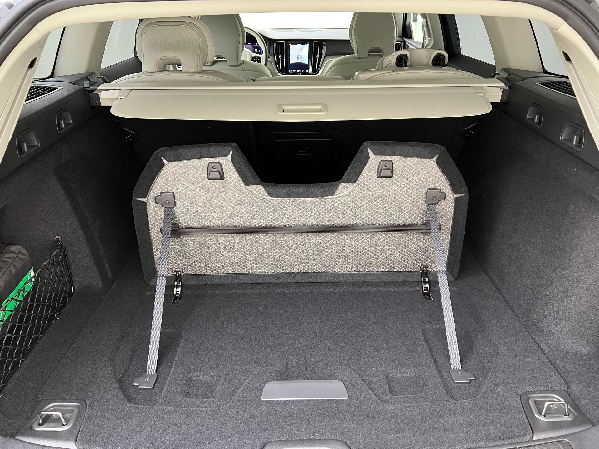 VOLVO V60 Cross Country 2.0 B4 Ultimate AWD-image-7
