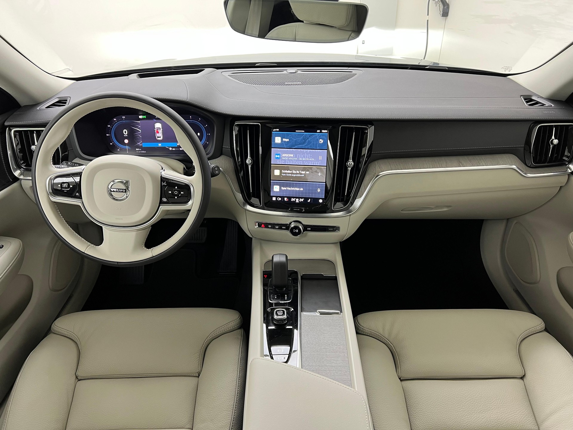 VOLVO V60 Cross Country 2.0 B4 Ultimate AWD-image-9