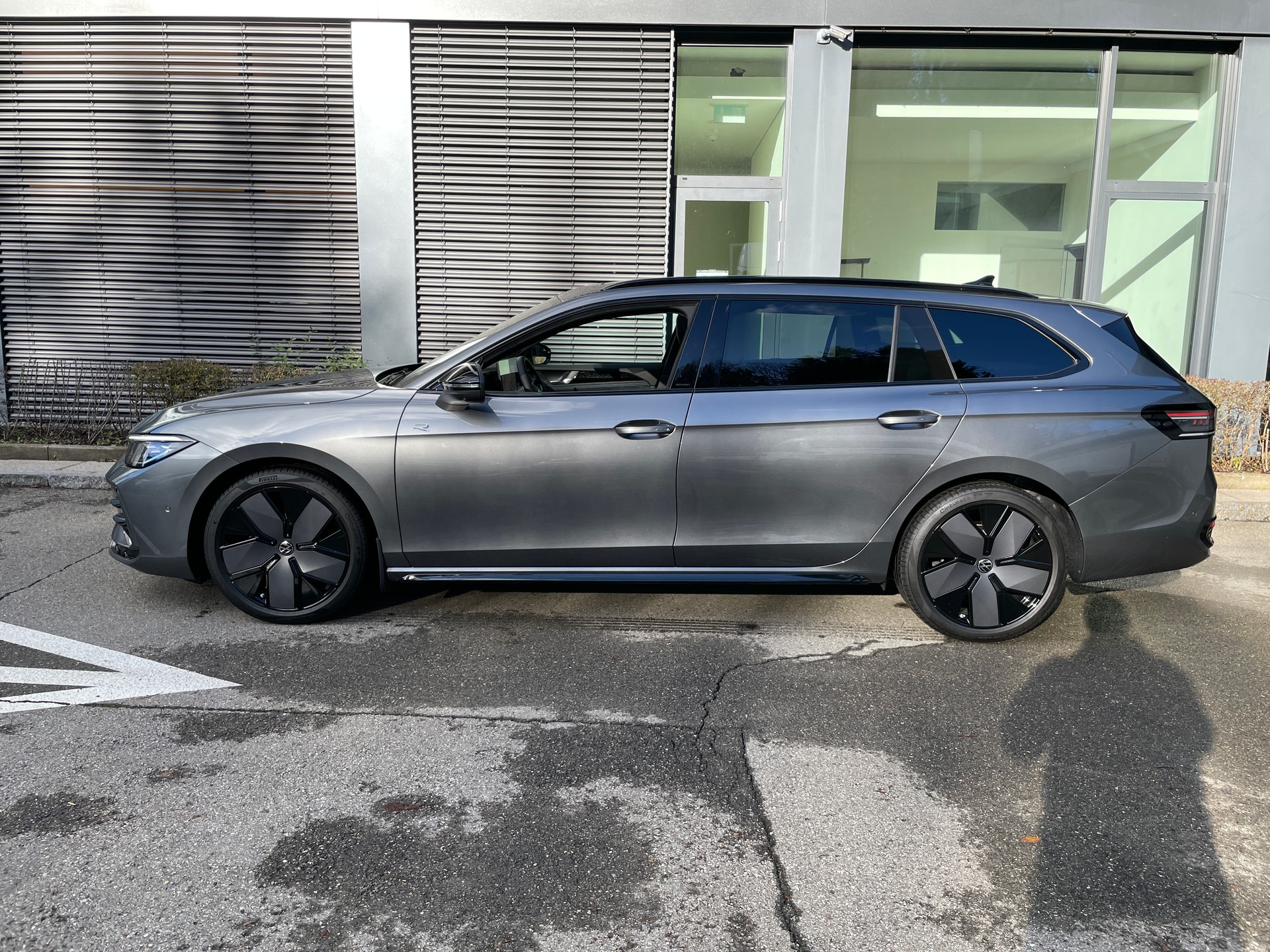 VW Passat Variant 1.5eTSI R-Line DSG-image-1
