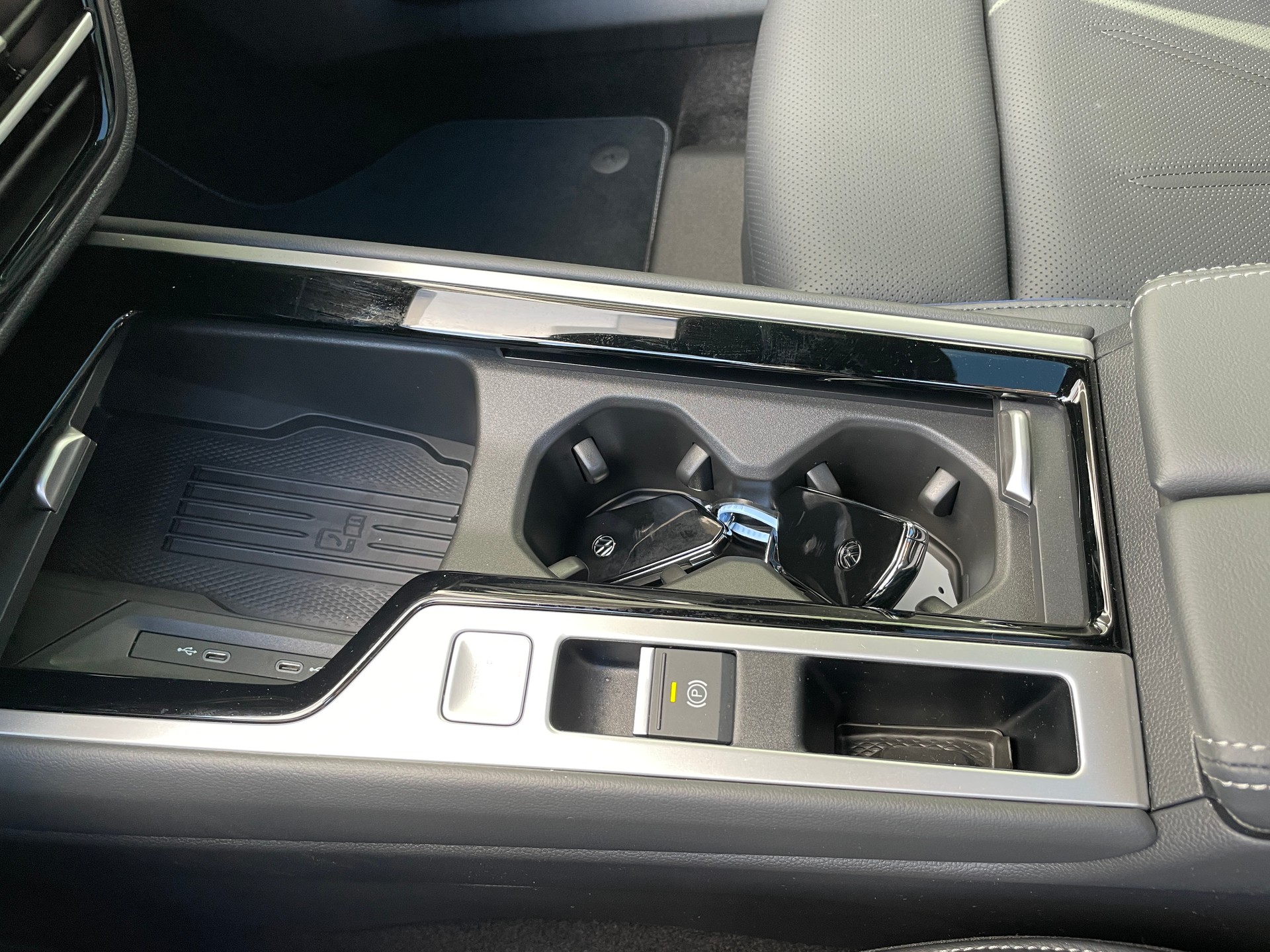 VW Passat Variant 1.5eTSI R-Line DSG-image-24