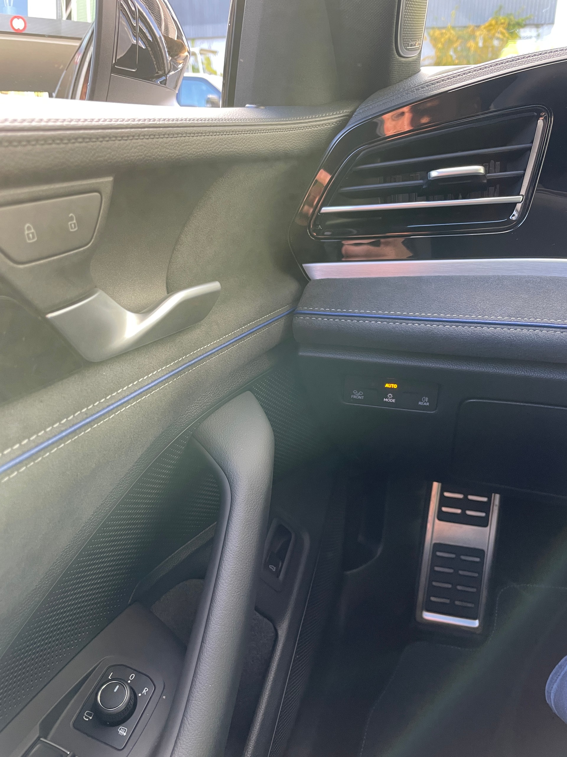 VW Passat Variant 1.5eTSI R-Line DSG-image-20