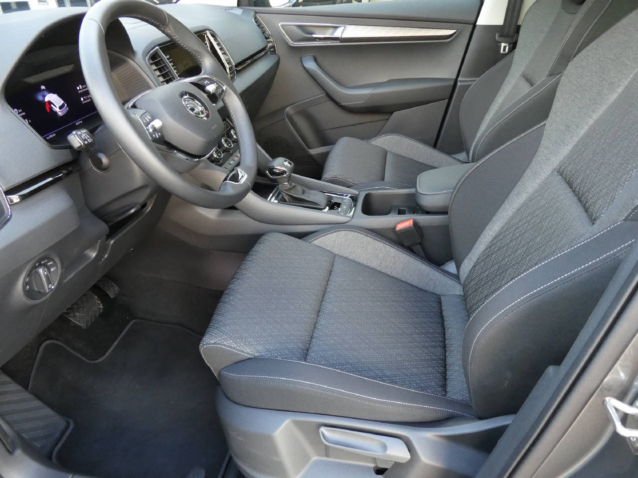 SKODA Karoq 1.5 TSI Style DSG-image-8