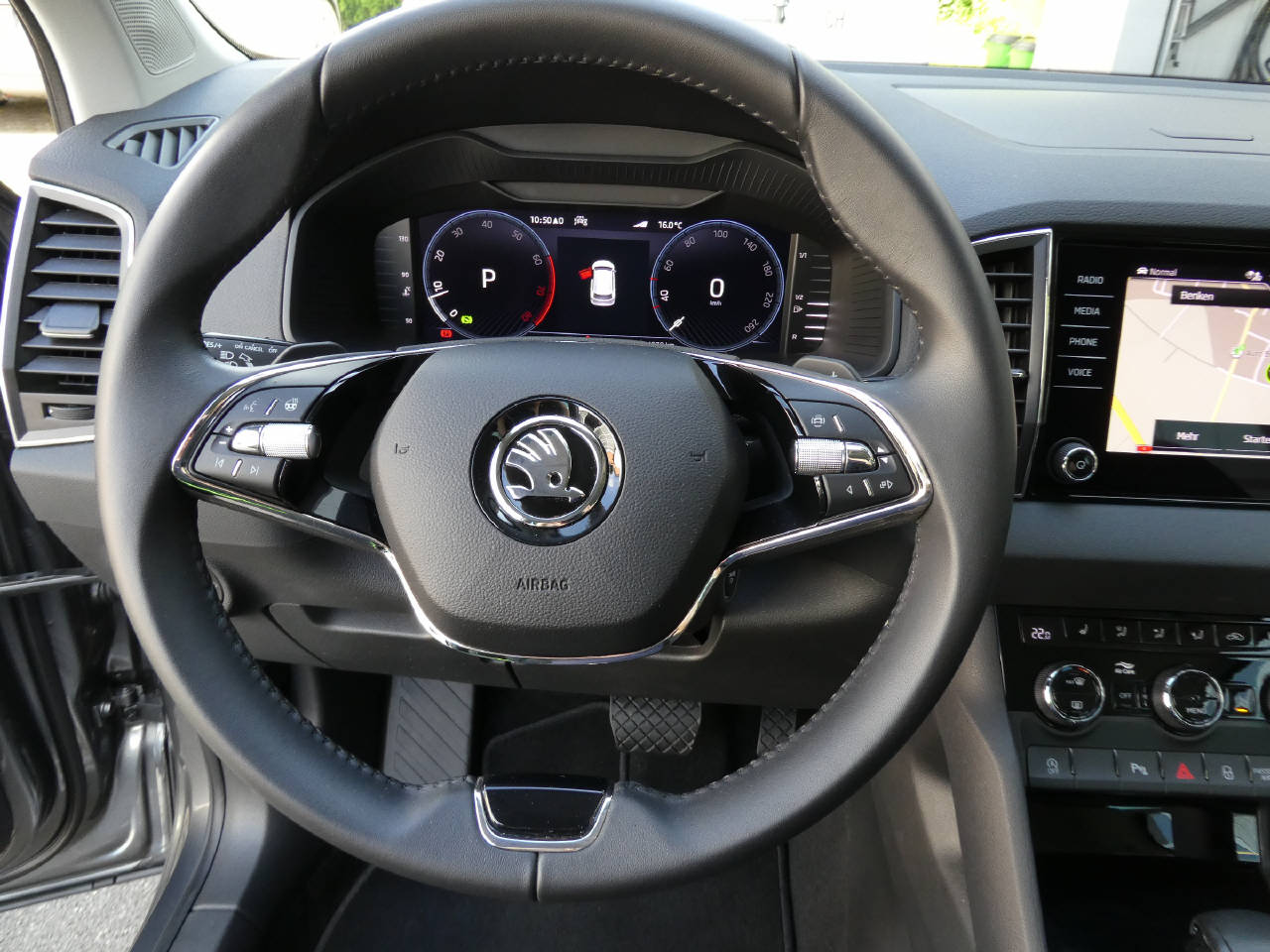 SKODA Karoq 1.5 TSI Style DSG-image-11