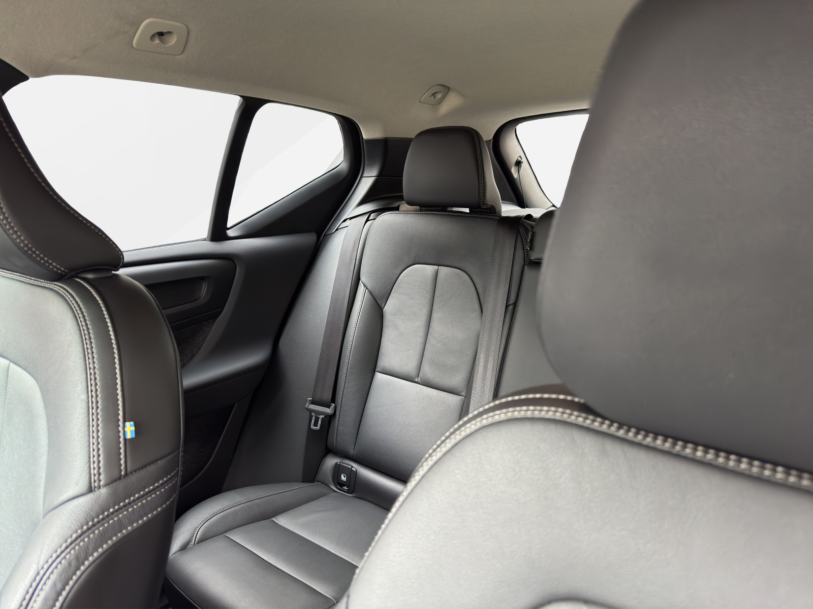 VOLVO XC40 B4 Benzin Mild Hybrid Plus Dark DCT-image-10
