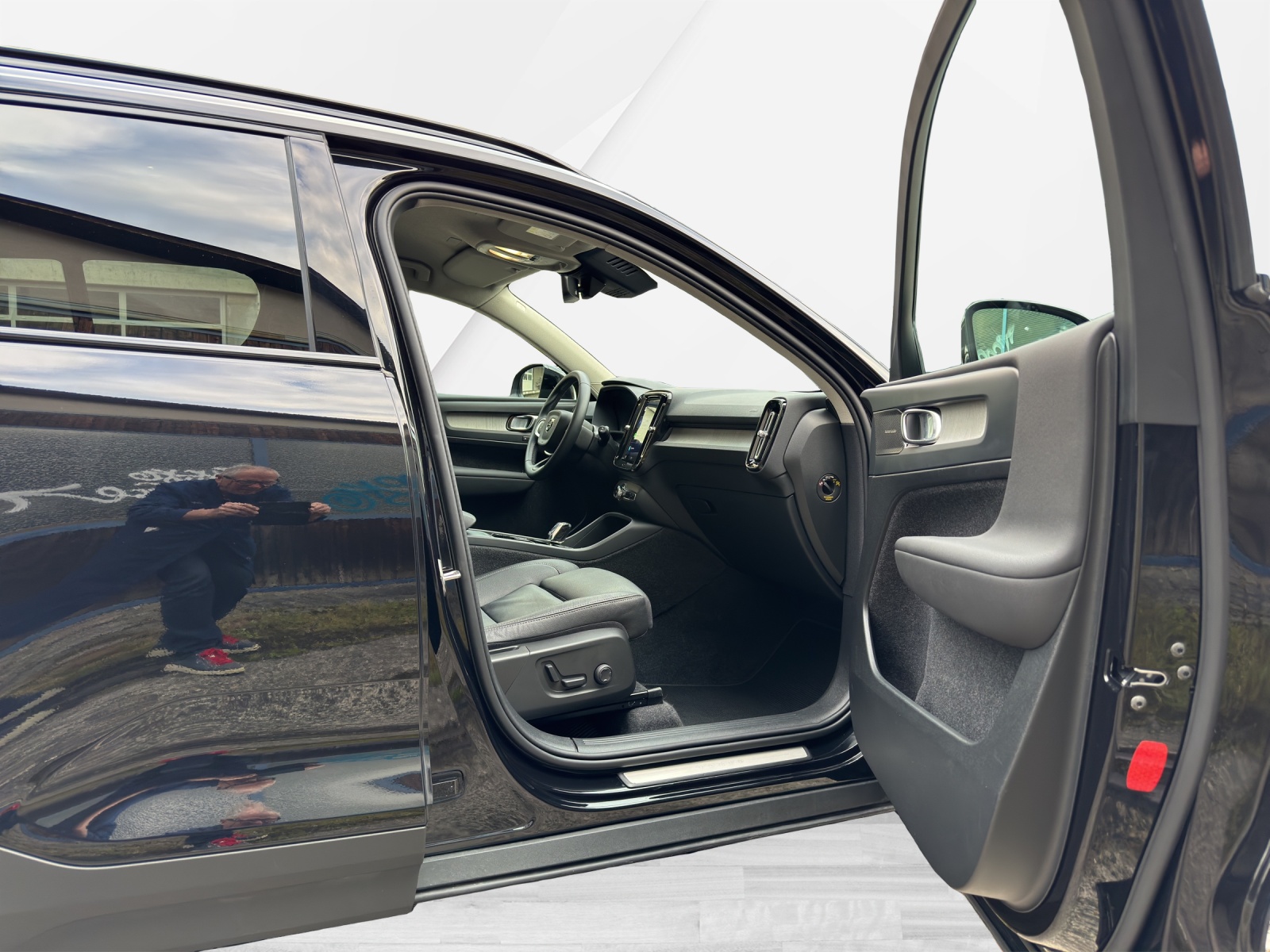 VOLVO XC40 B4 Benzin Mild Hybrid Plus Dark DCT-image-11