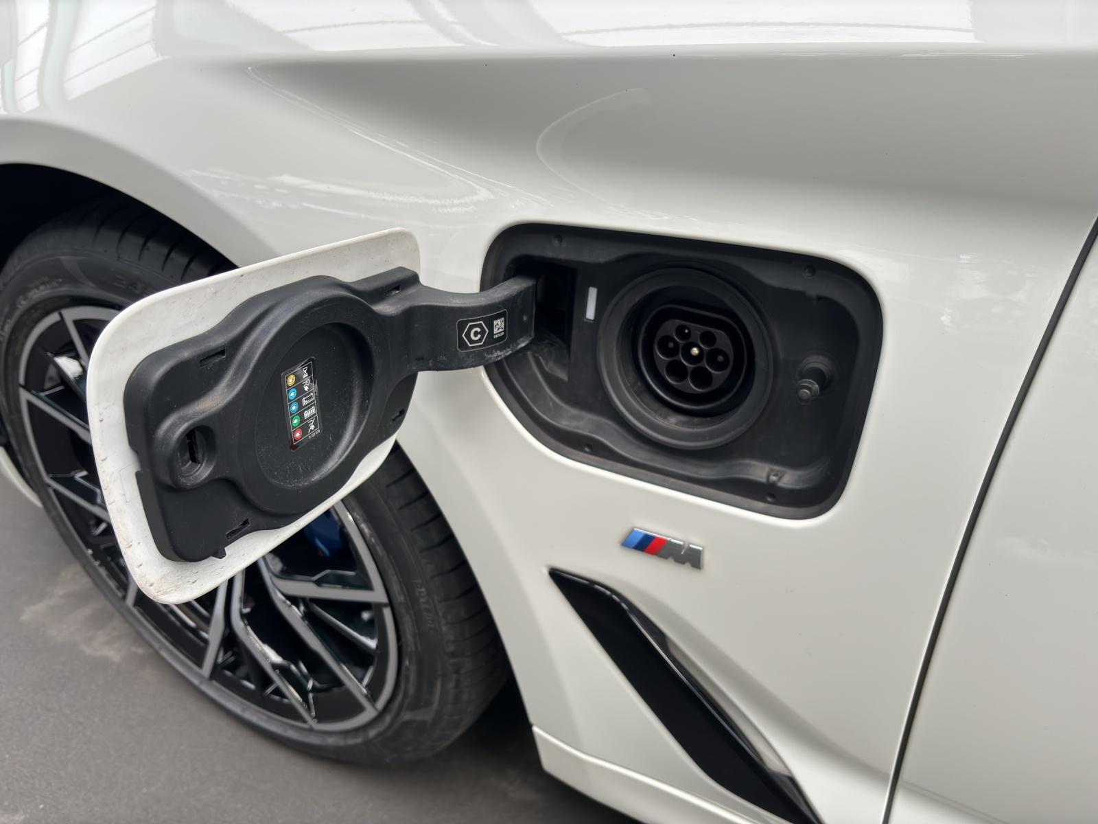 BMW 530e xDrive-image-23
