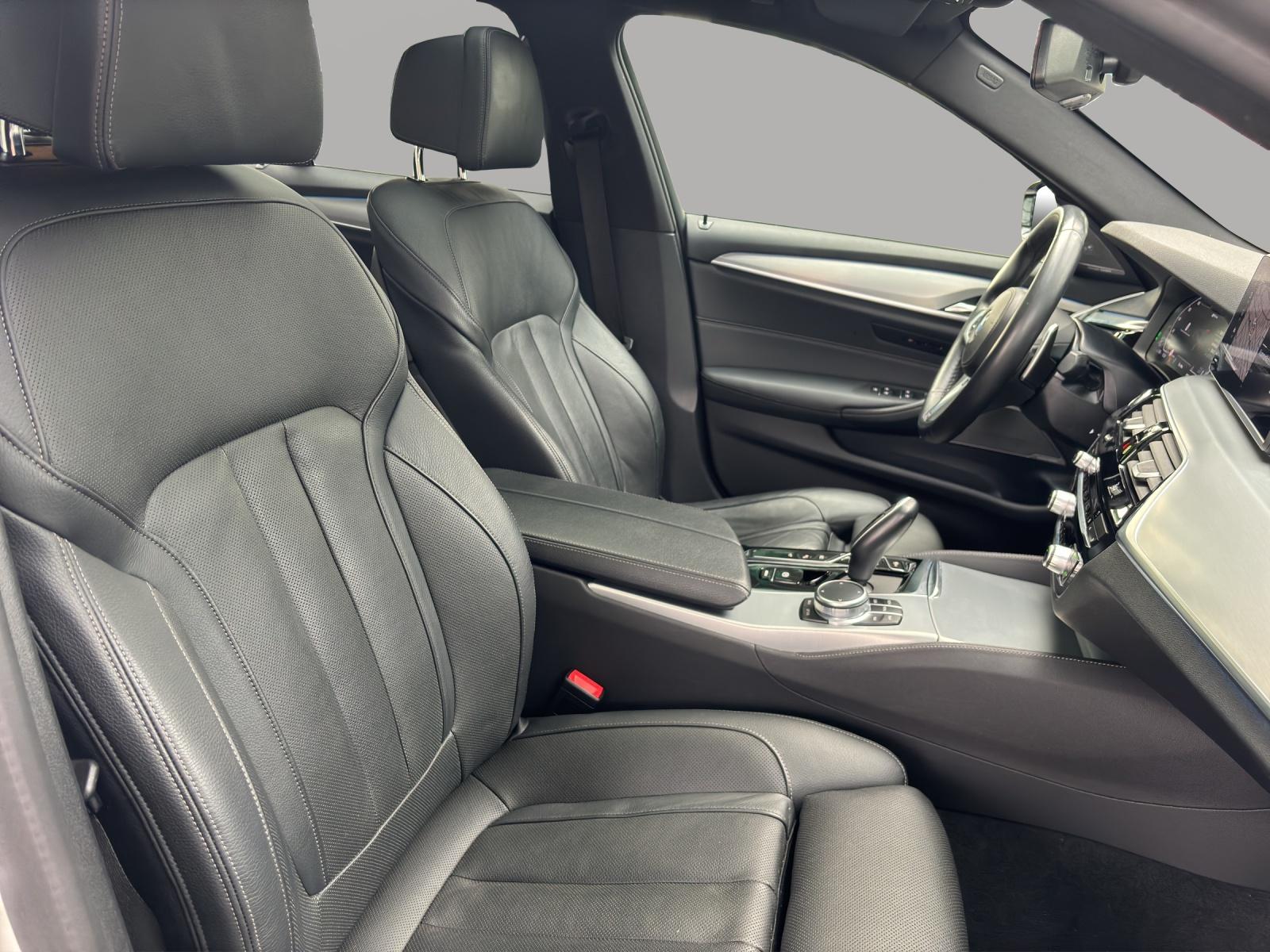 BMW 530e xDrive-image-11