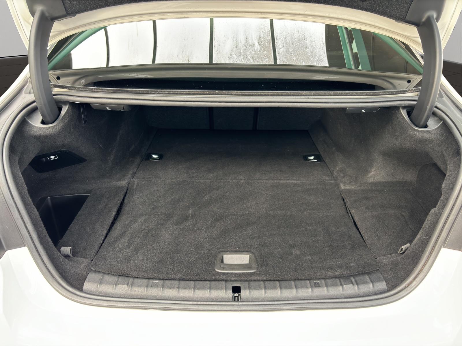 BMW 530e xDrive-image-24