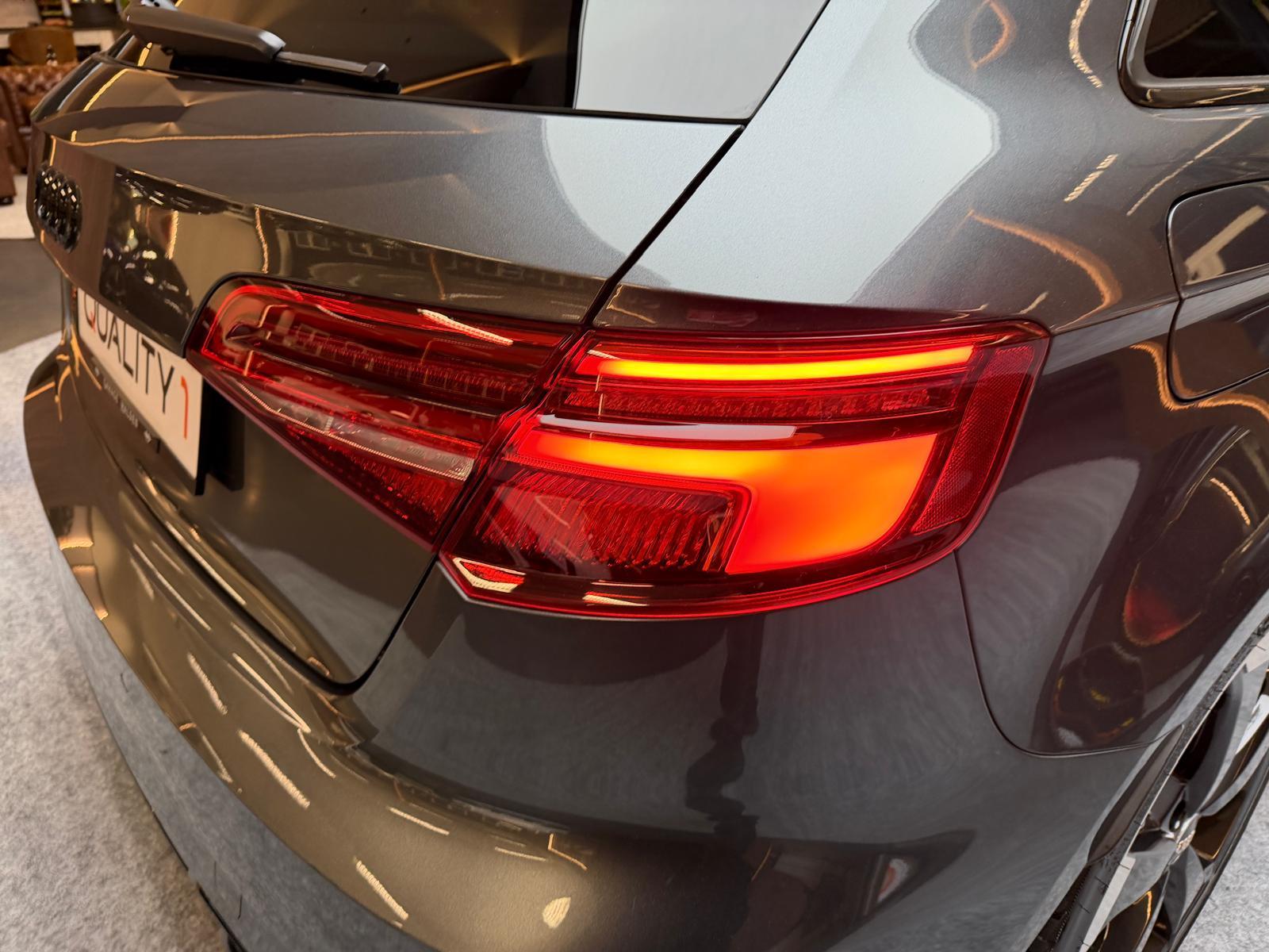 AUDI RS3 Sportback 2.5 T FSI quattro S-Tronic-image-10