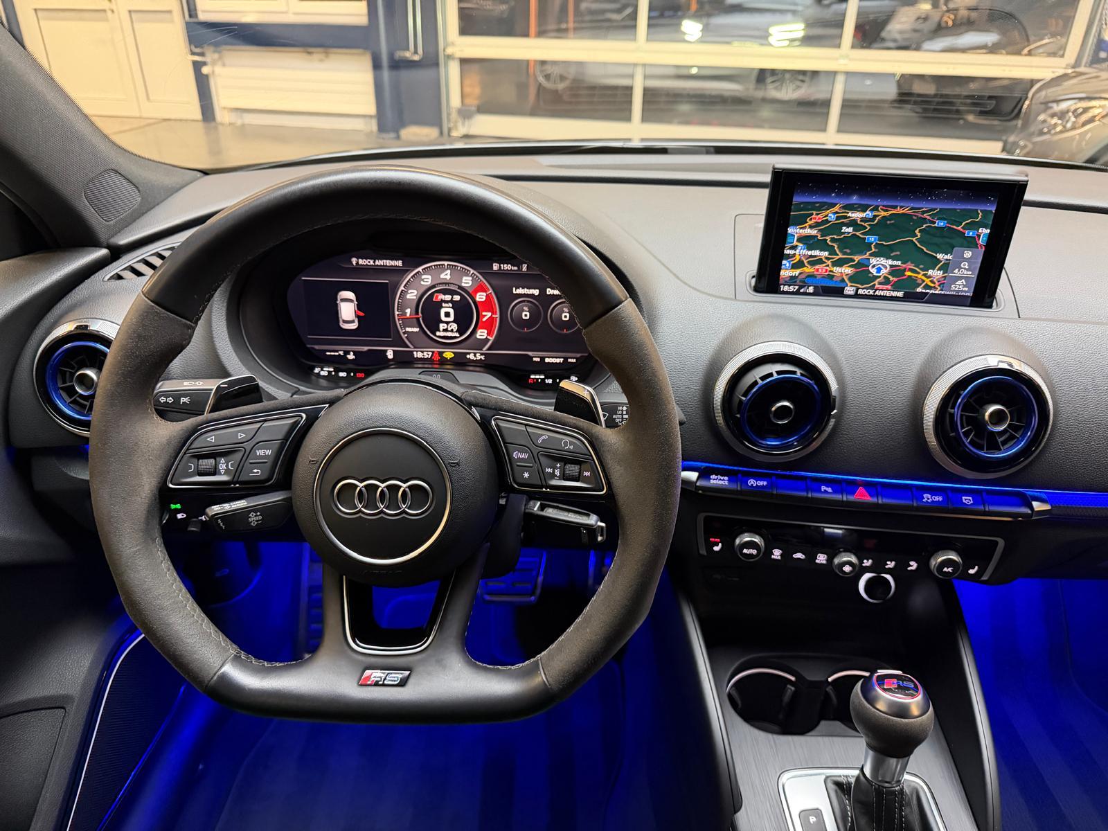 AUDI RS3 Sportback 2.5 T FSI quattro S-Tronic-image-12