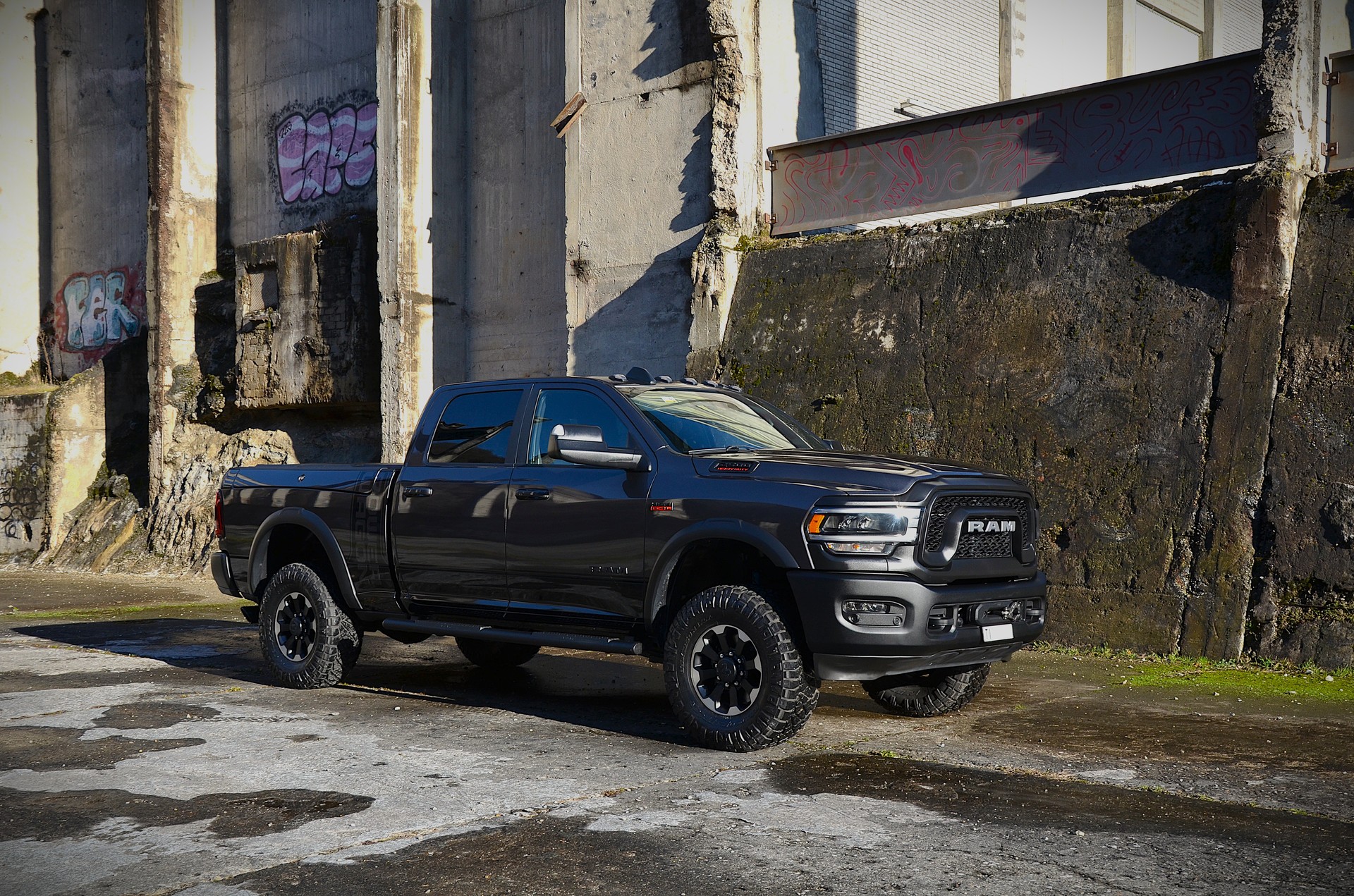 DODGE 2500 POWER WAGON-image-1