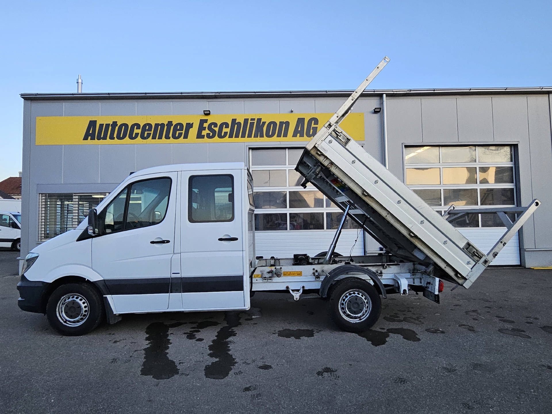 MERCEDES-BENZ Sprinter 314 DKab.-Ch. 3665 2.2 CDI 143 * Kipper * 7- Plätzer * Anhängelast 3'500 KG *