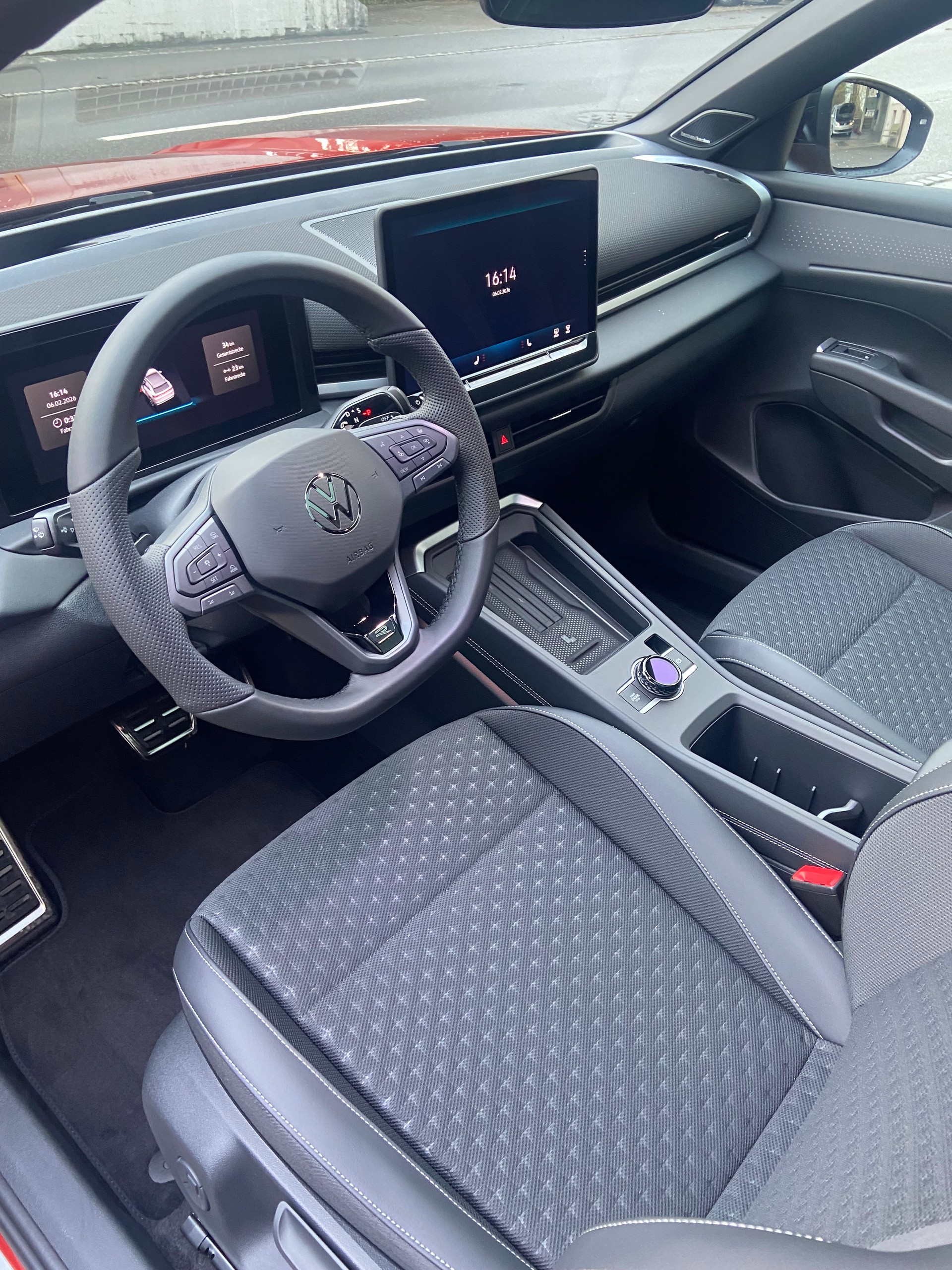 VW T-Roc 1.5 eTSI mHEV R-Line DSG-image-8