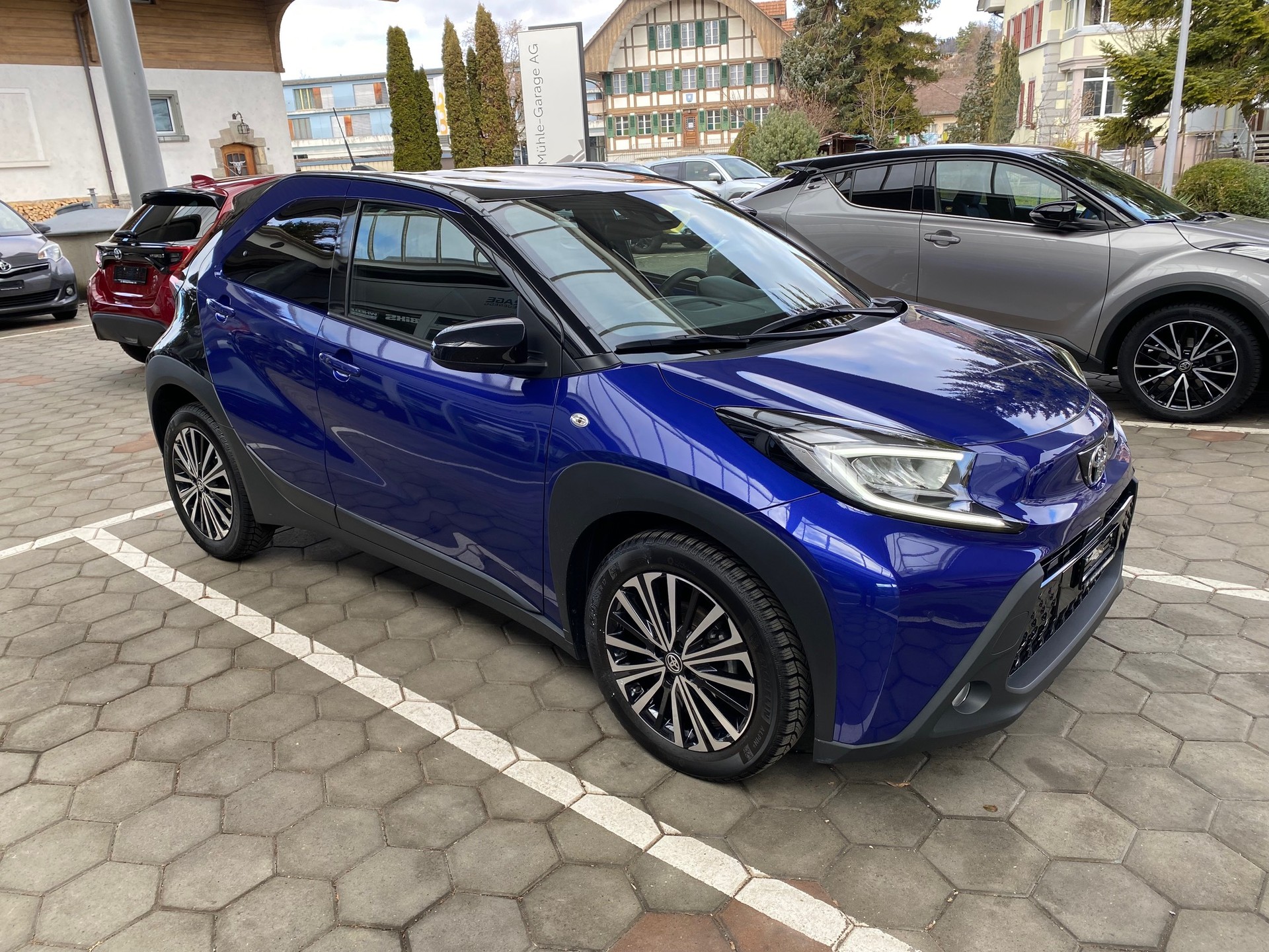 TOYOTA Aygo X 1.0 VVT-i Trend CVT-showroom-element-1