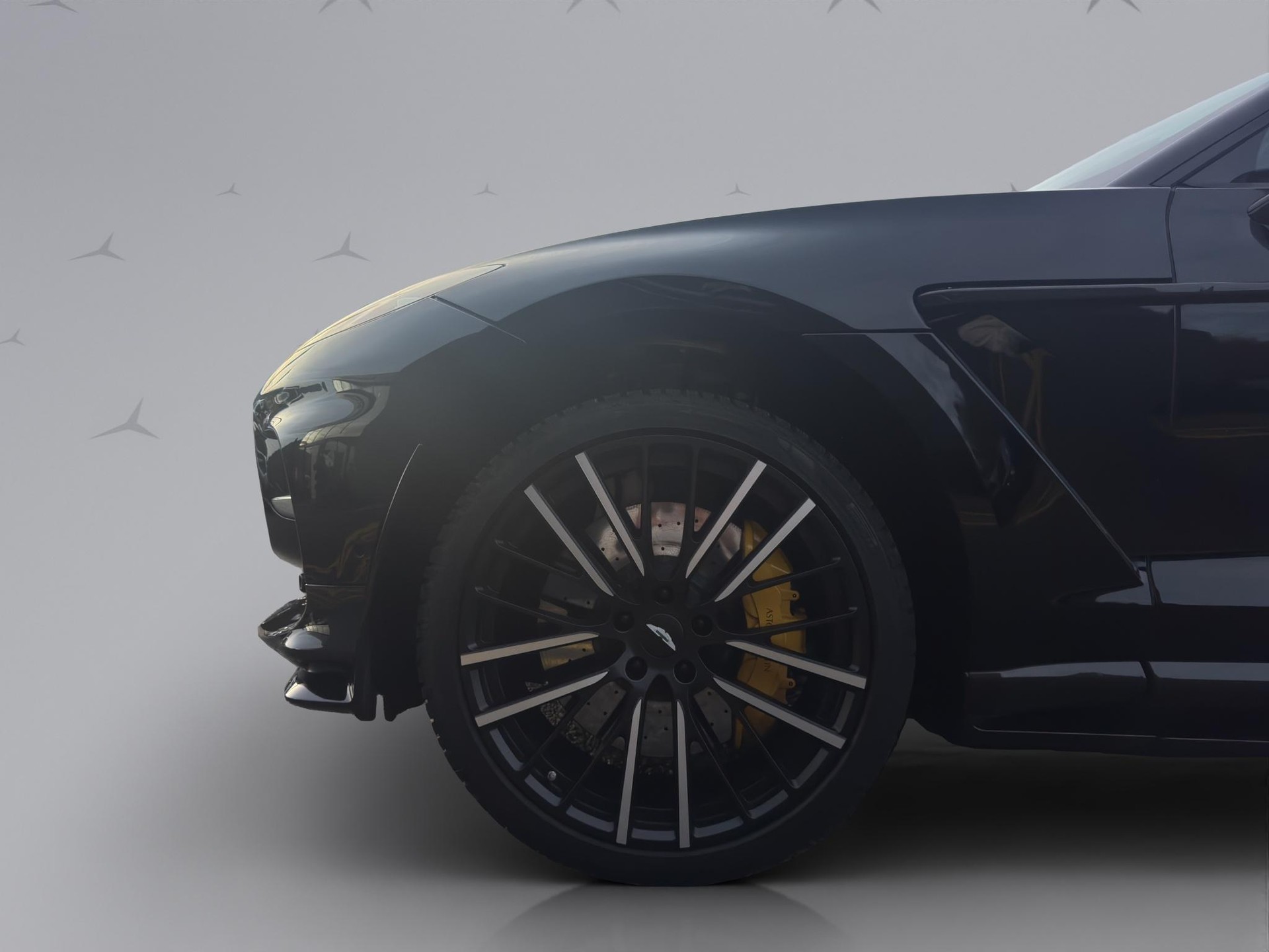ASTON MARTIN DBX 707 4.0 V8 Bi-Turbo-image-17