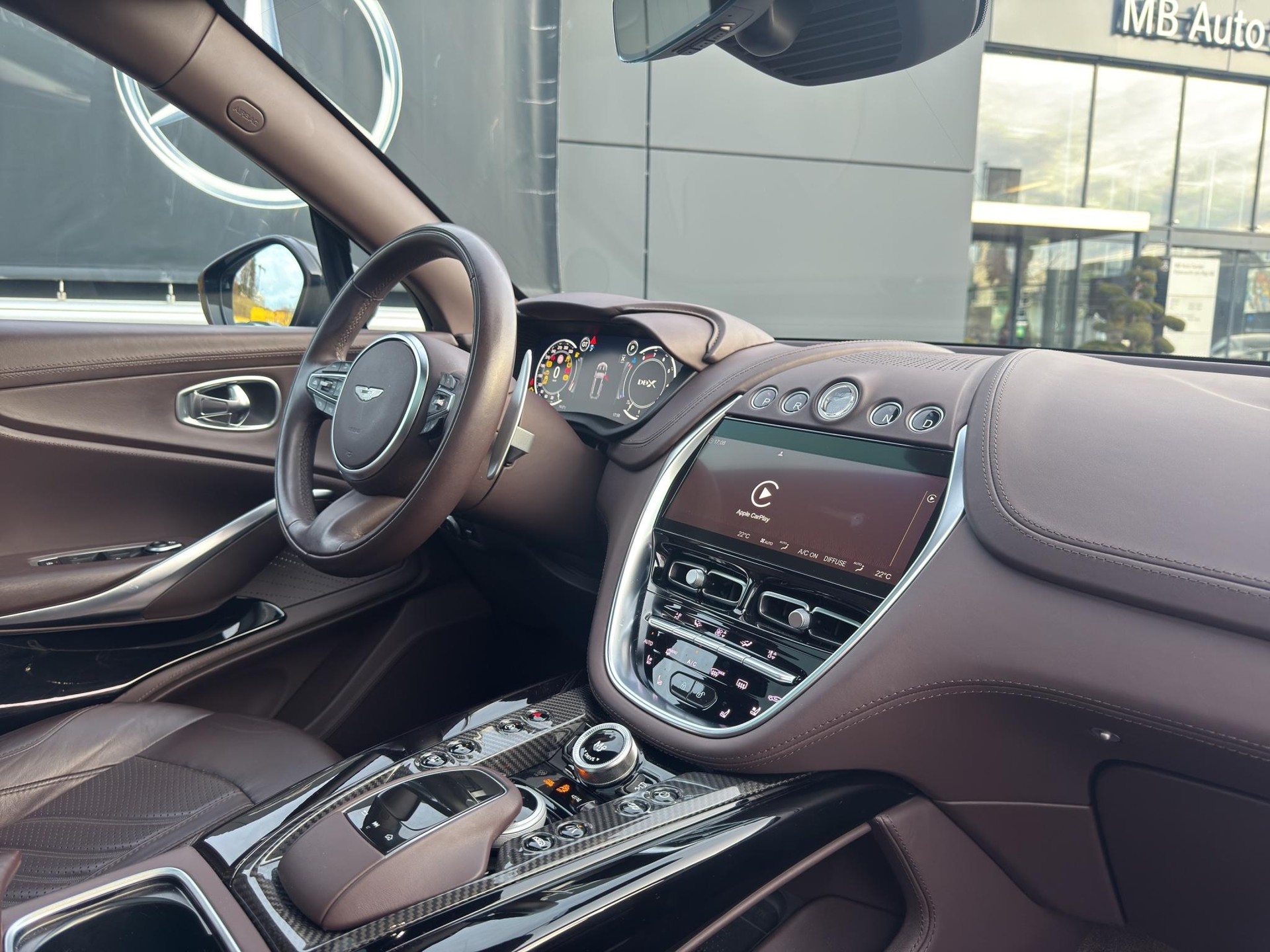 ASTON MARTIN DBX 707 4.0 V8 Bi-Turbo-image-24