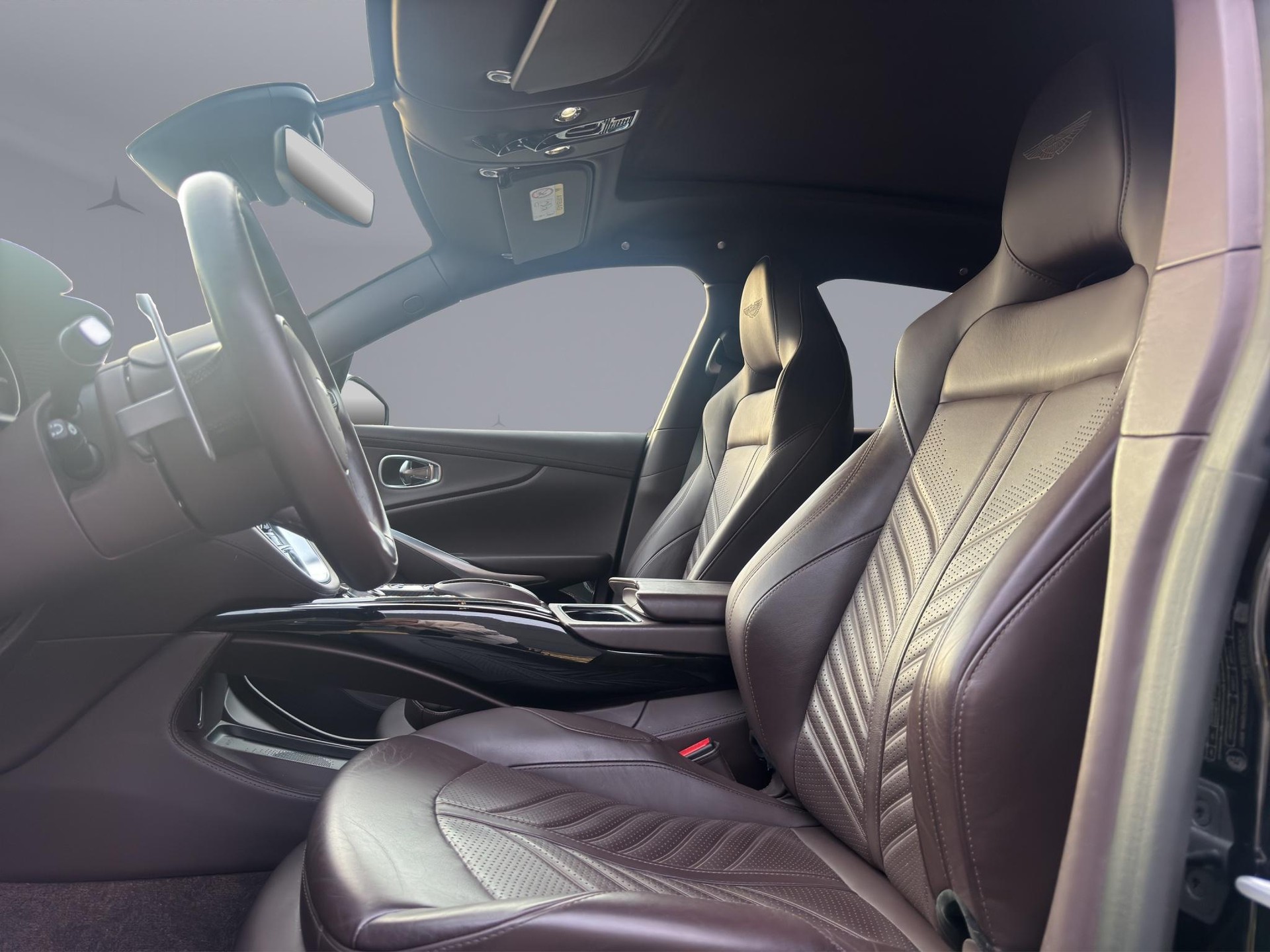 ASTON MARTIN DBX 707 4.0 V8 Bi-Turbo-image-8