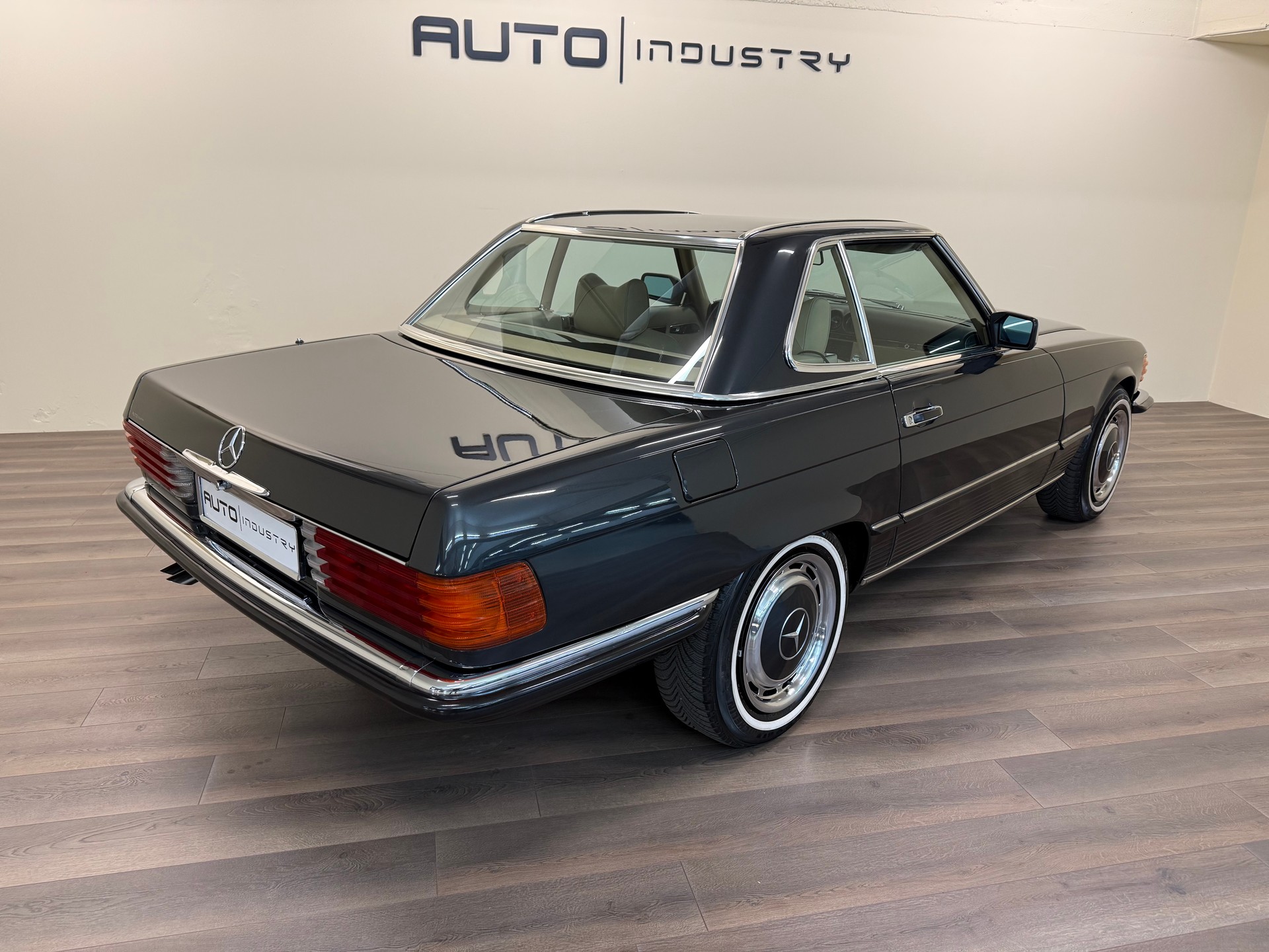MERCEDES-BENZ 300 SL Automatic-showroom-element-3