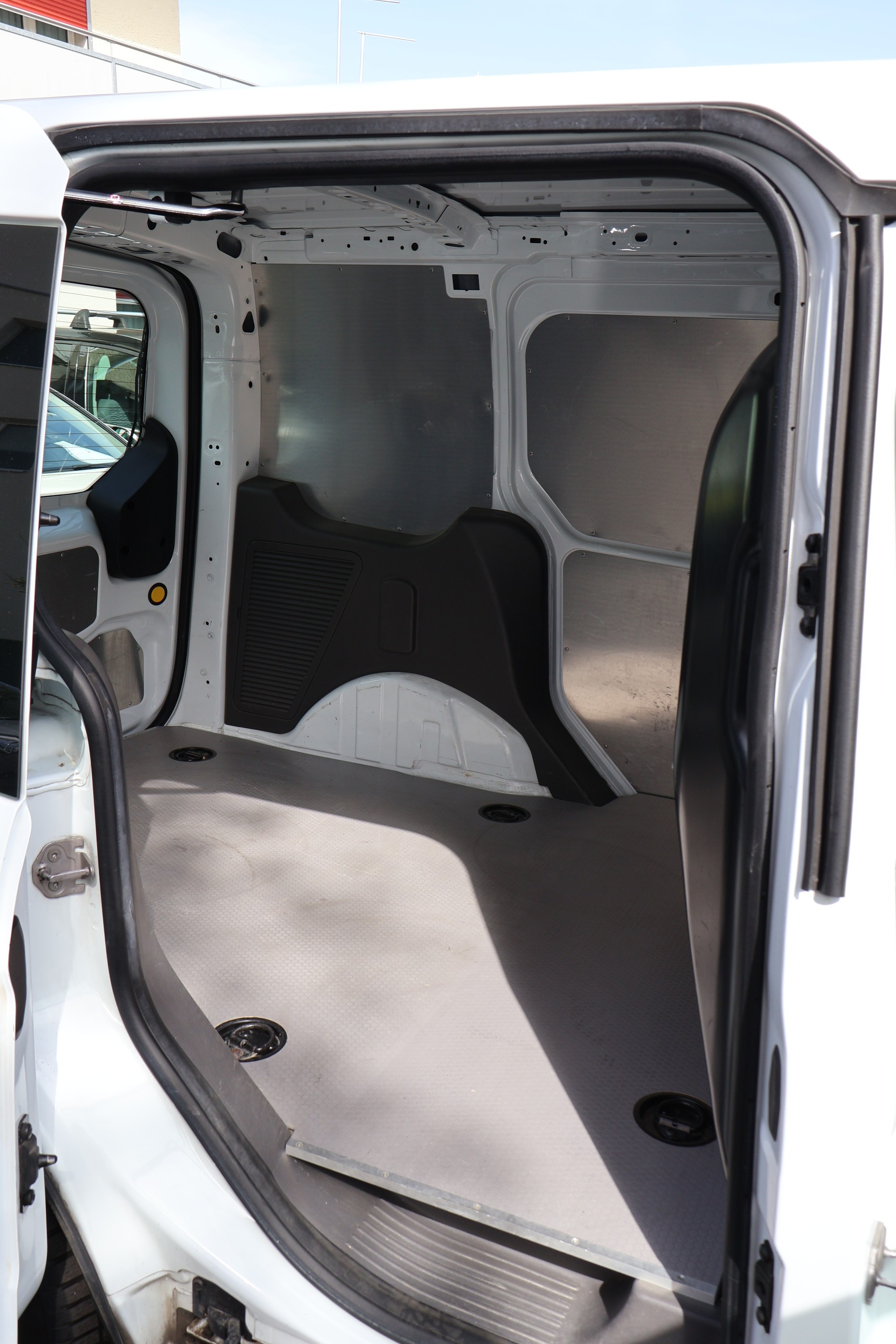 FORD Transit Connect Van T200 1.5 Eco Blue Ambiente-image-10