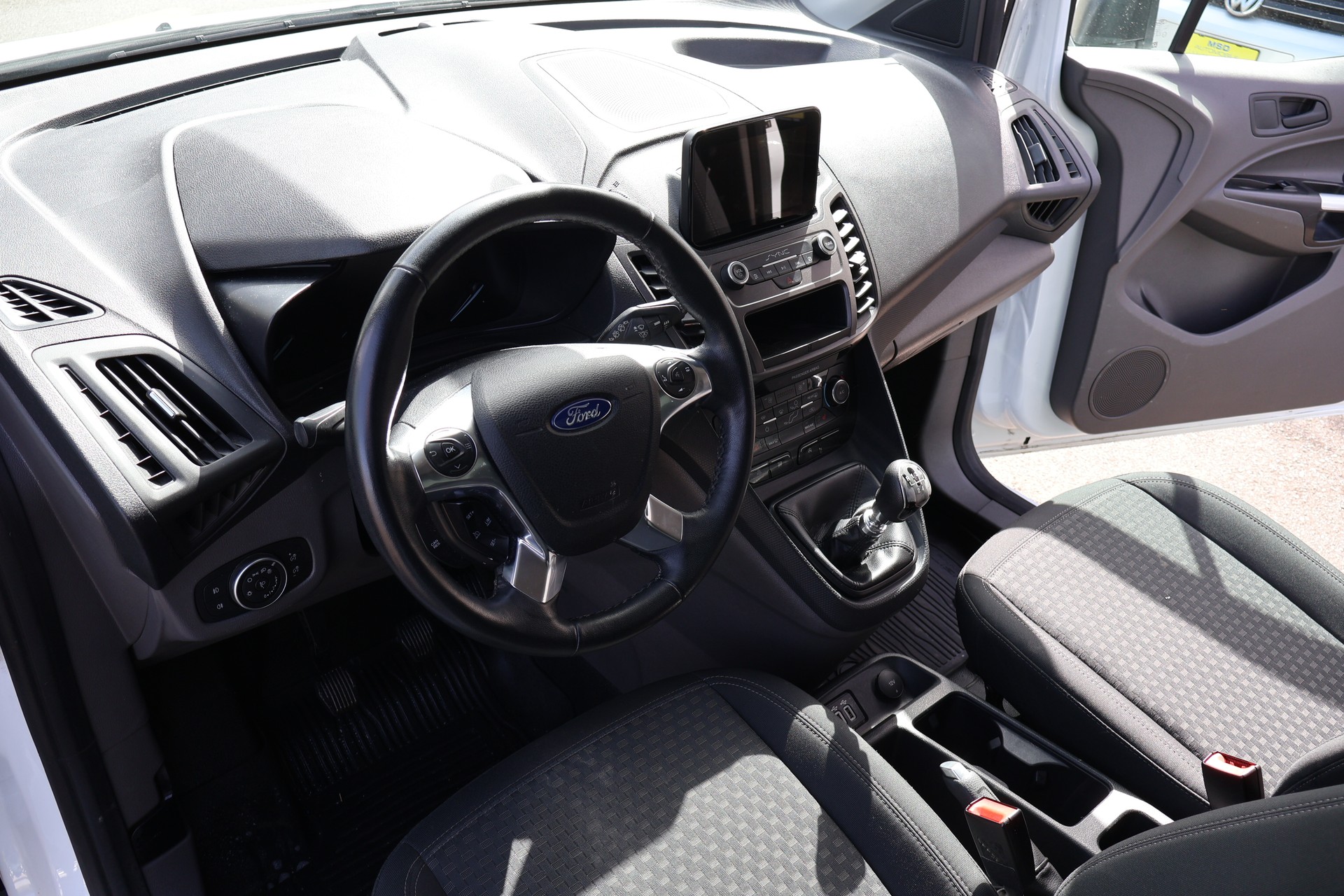 FORD Transit Connect Van T200 1.5 Eco Blue Ambiente-image-13