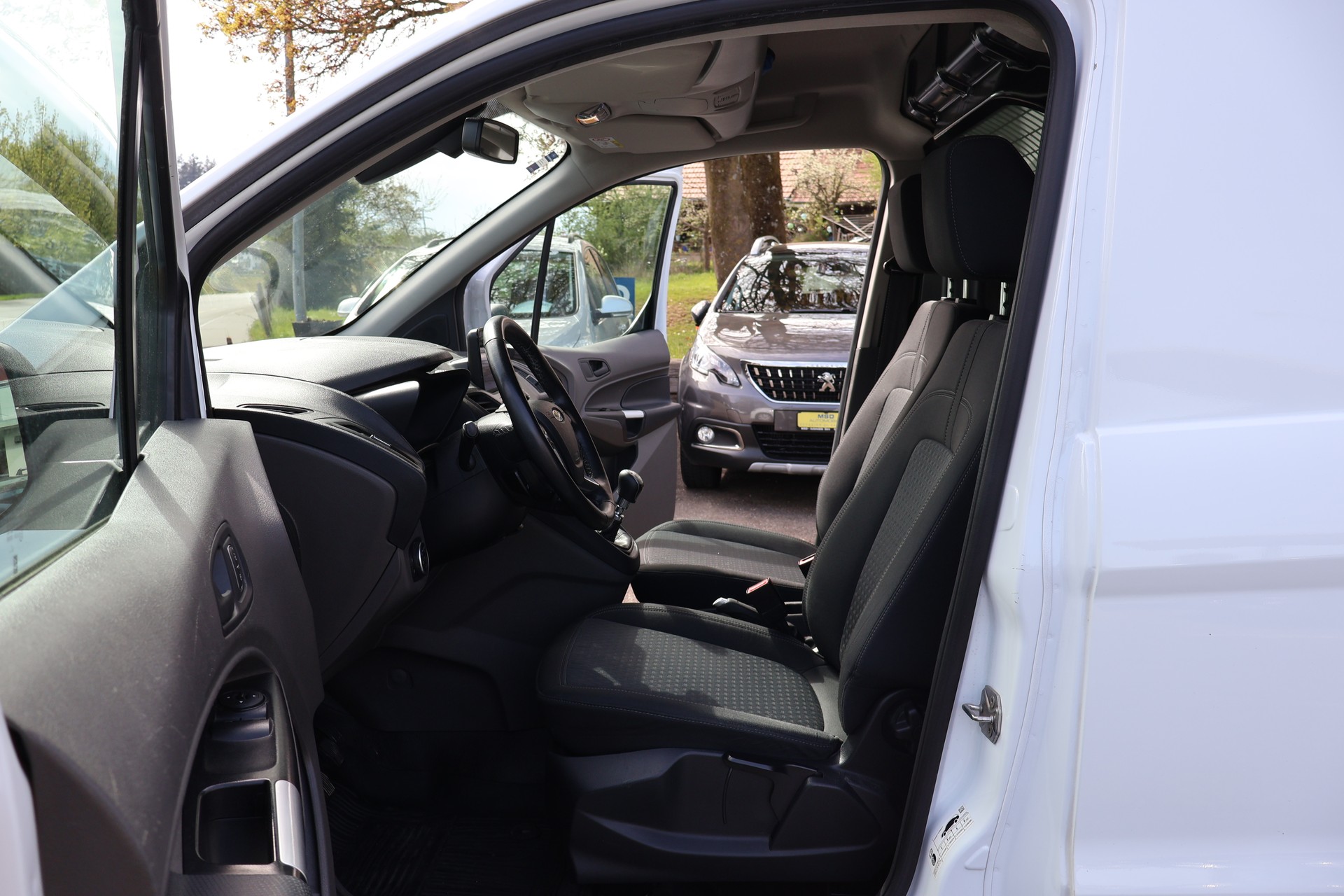 FORD Transit Connect Van T200 1.5 Eco Blue Ambiente-image-12