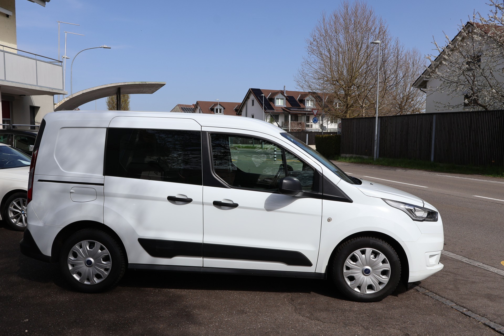 FORD Transit Connect Van T200 1.5 Eco Blue Ambiente-image-4