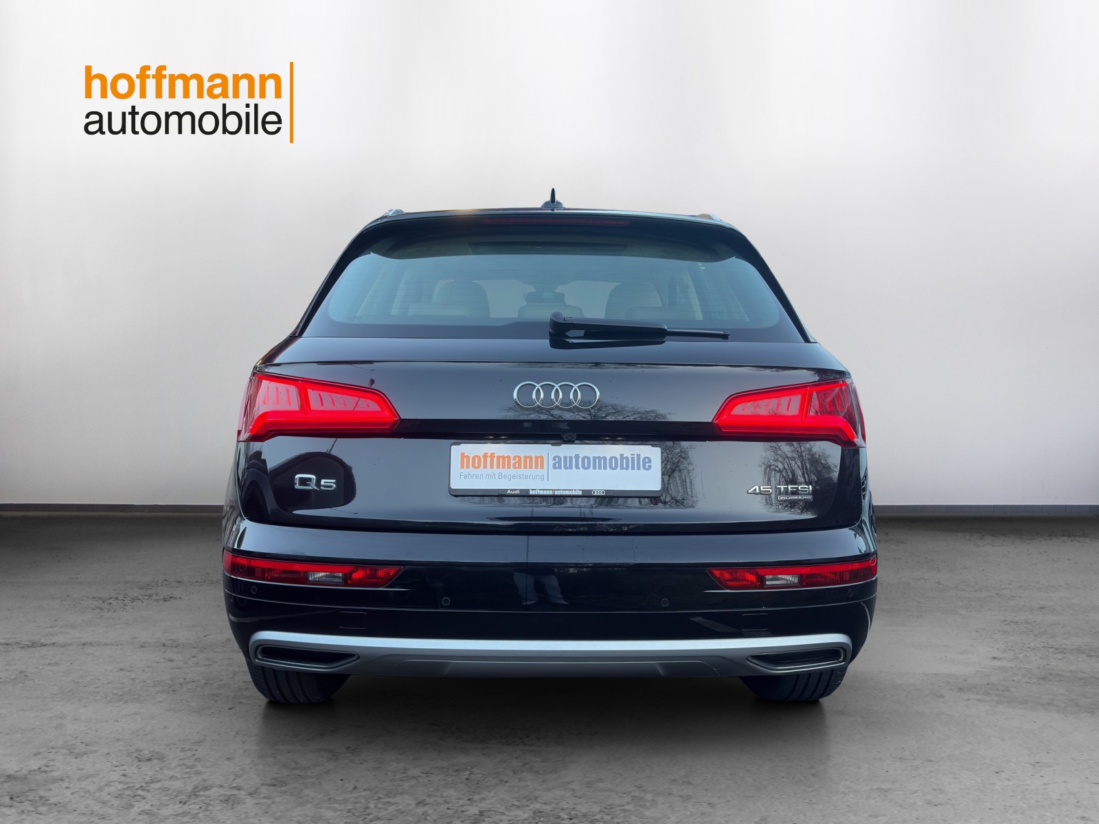 AUDI Q5 45 TFSI design quattro S-tronic-image-4