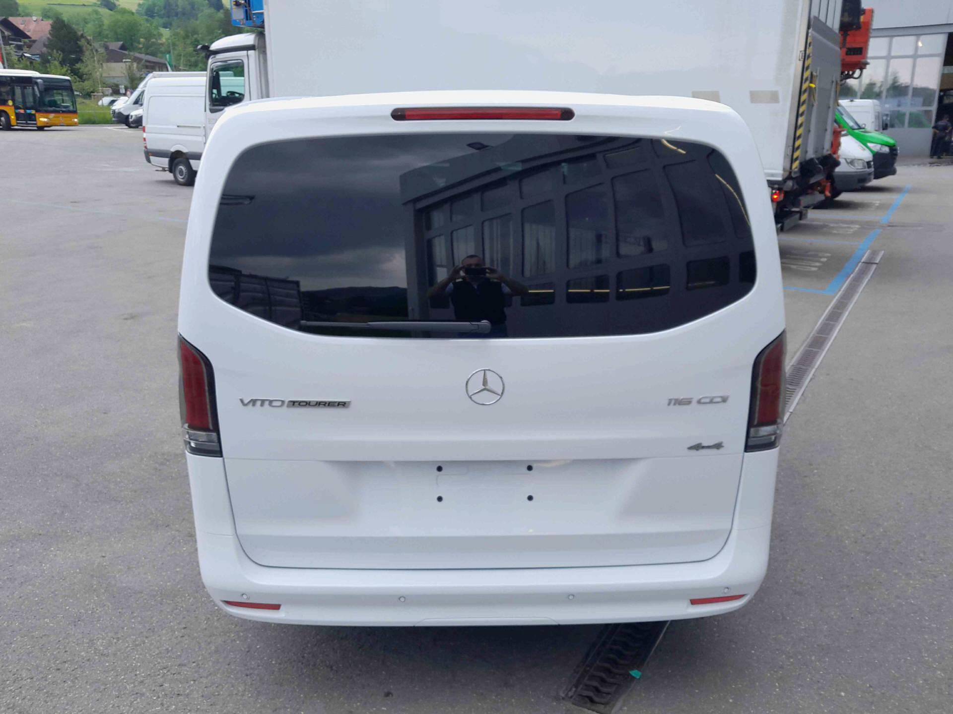 MERCEDES-BENZ Vito 116 CDI Kombi L 4x4 Family-image-6