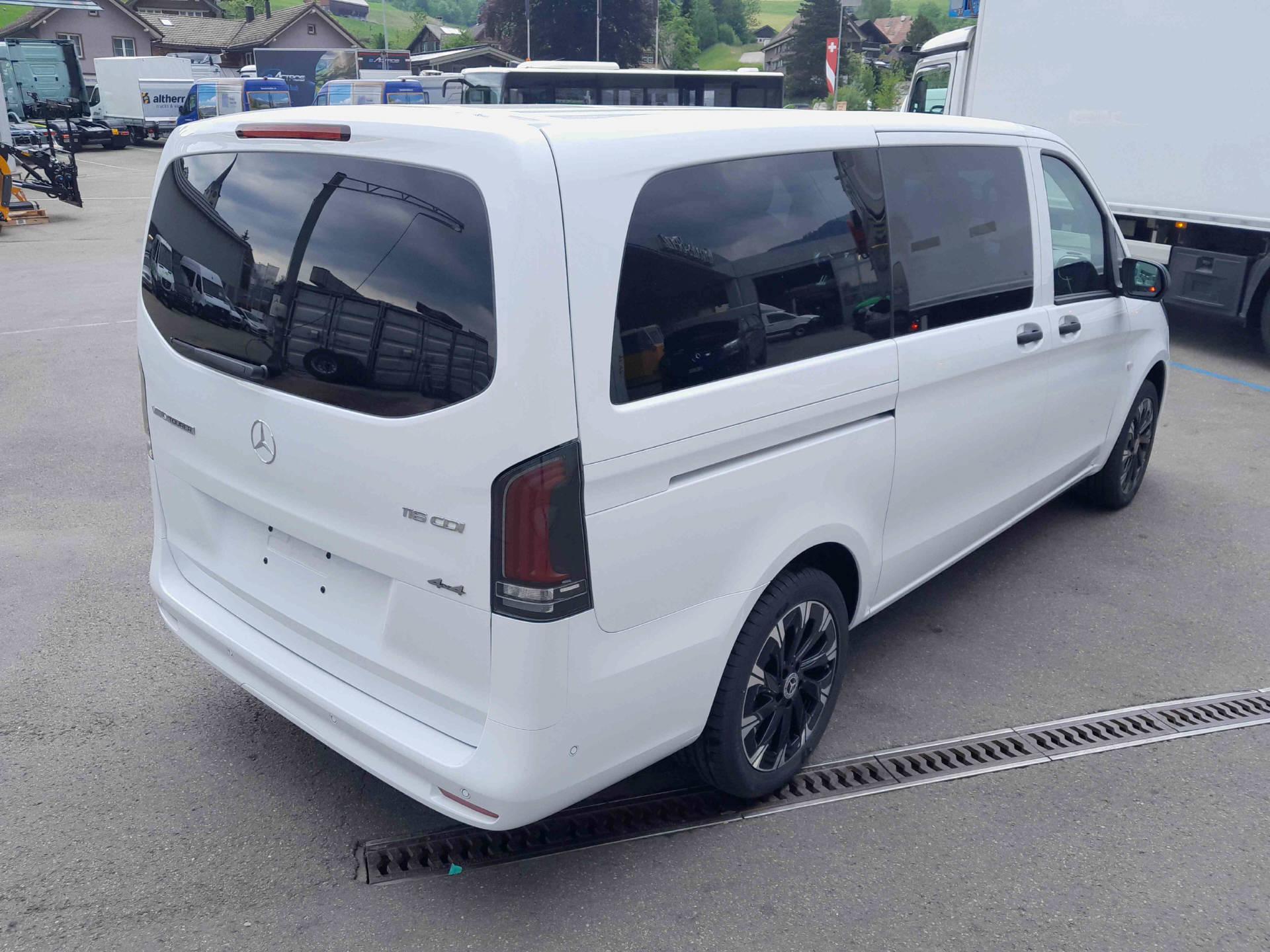 MERCEDES-BENZ Vito 116 CDI Kombi L 4x4 Family-image-4