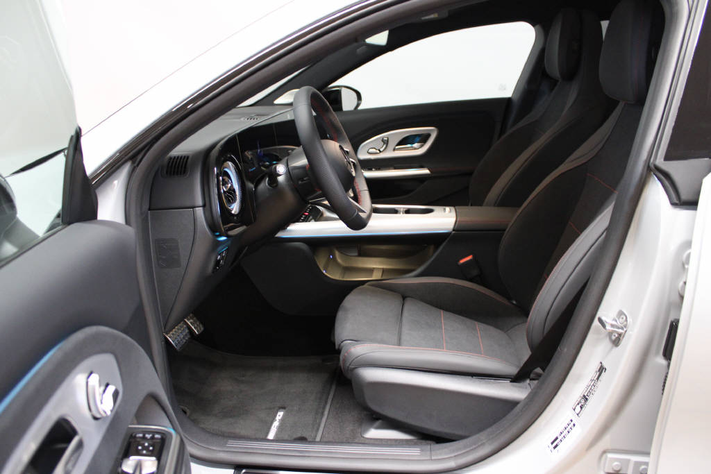 MERCEDES-BENZ CLA 220 4Matic AMG Line-image-6