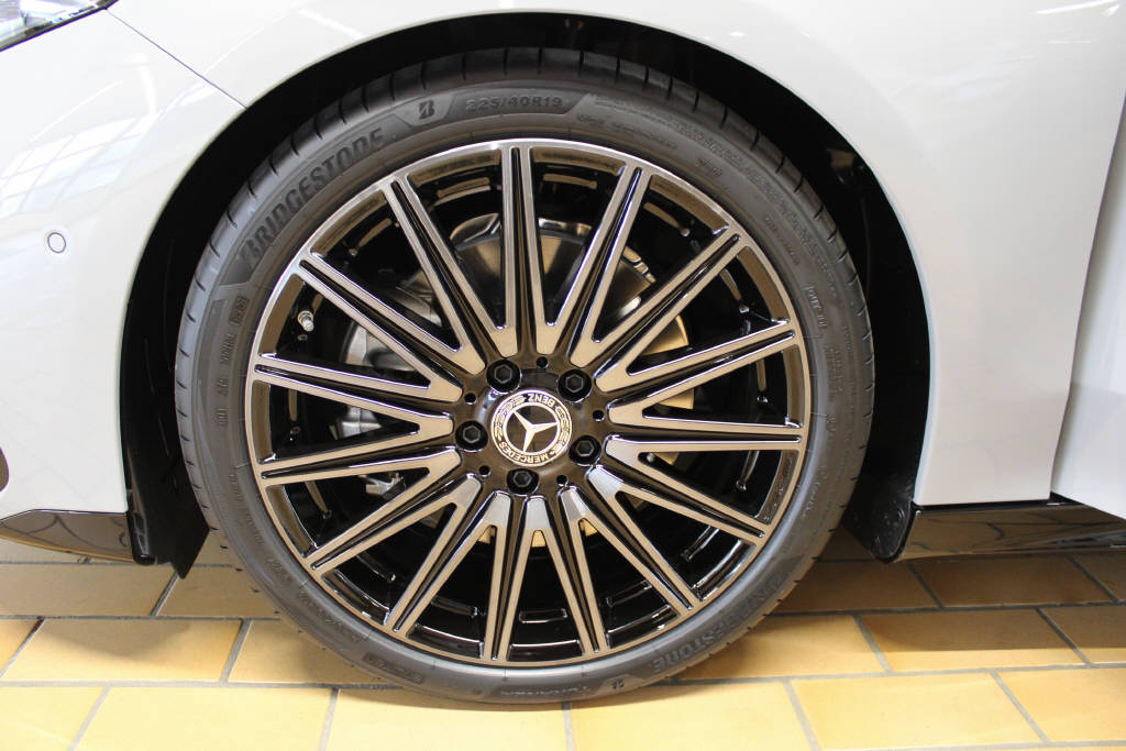 MERCEDES-BENZ CLA 220 4Matic AMG Line-image-15