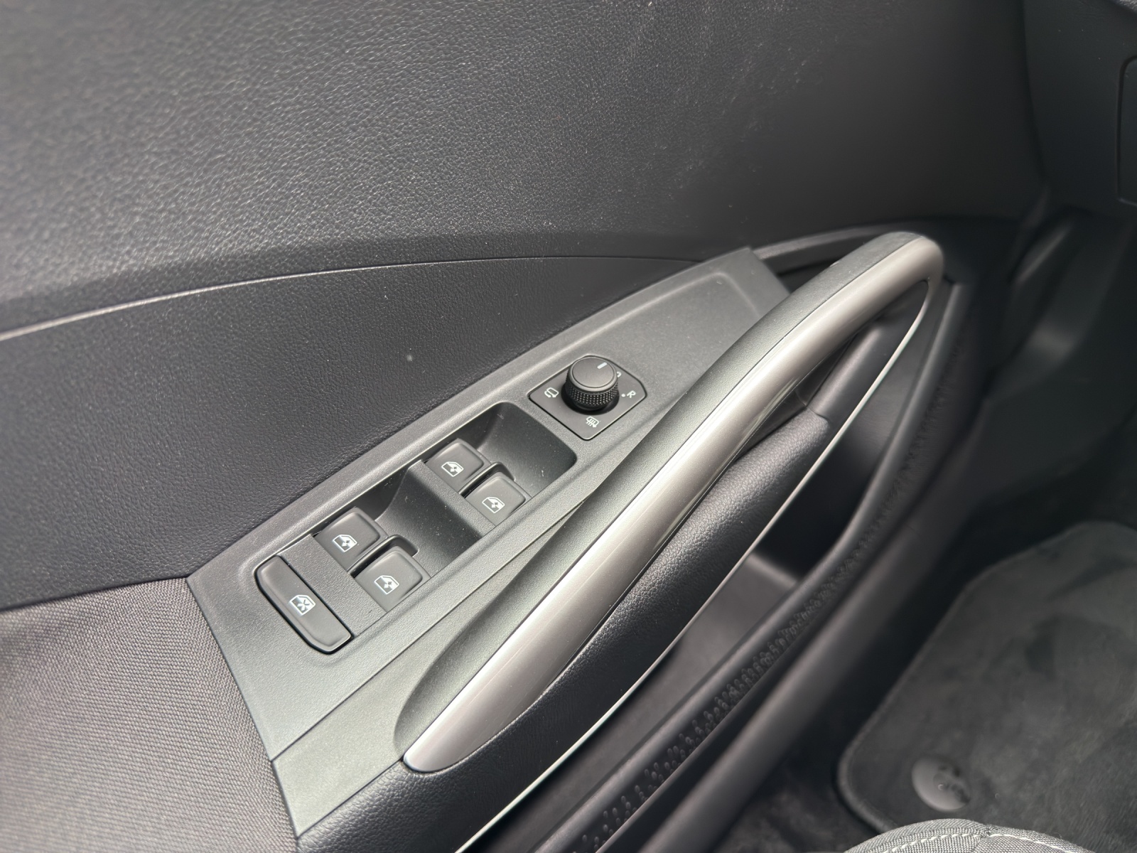 SKODA Fabia 1.5 TSI Dynamic DSG-image-13
