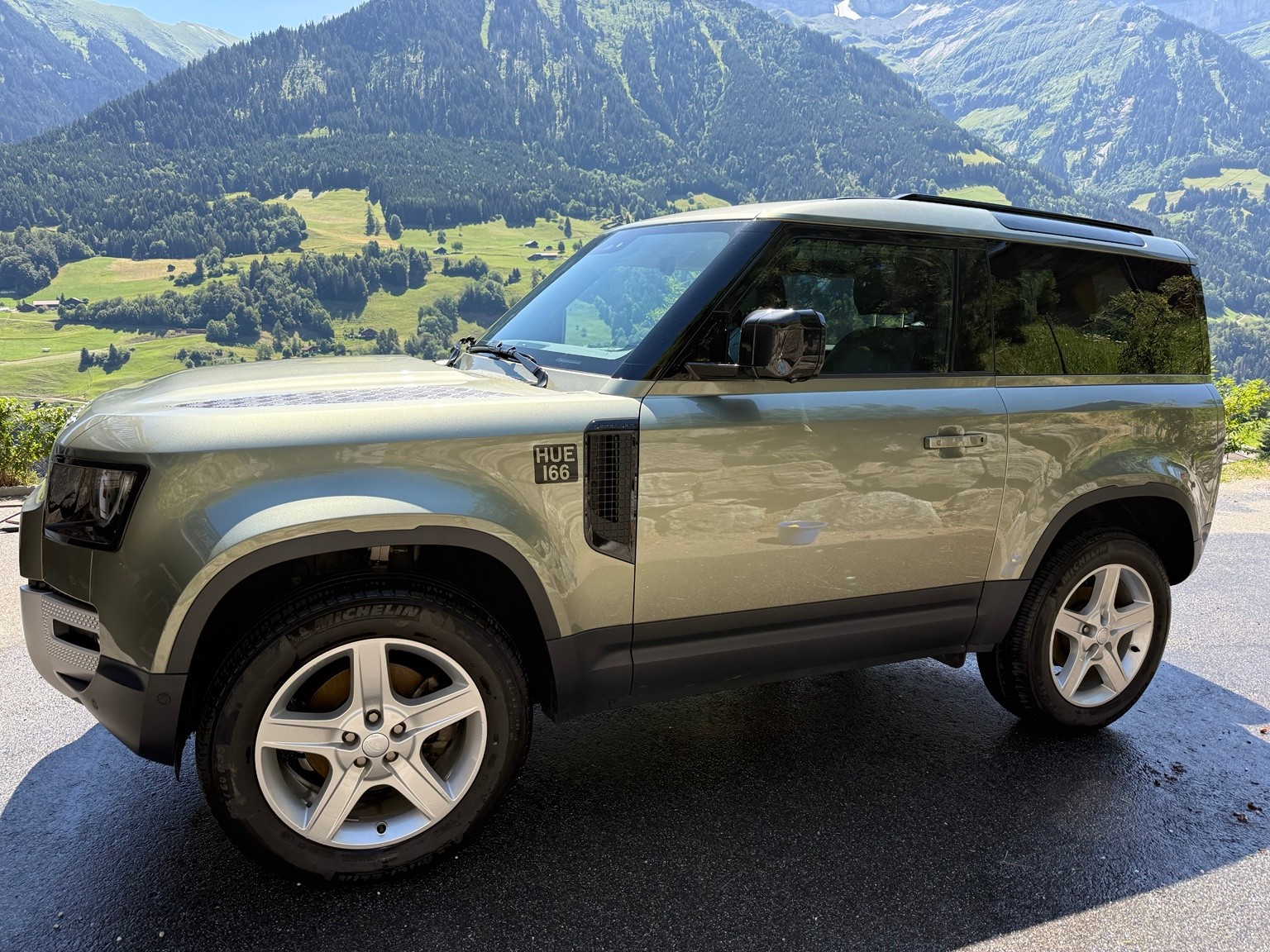 LAND ROVER Defender 90 3.0D I6 200 SE AT8