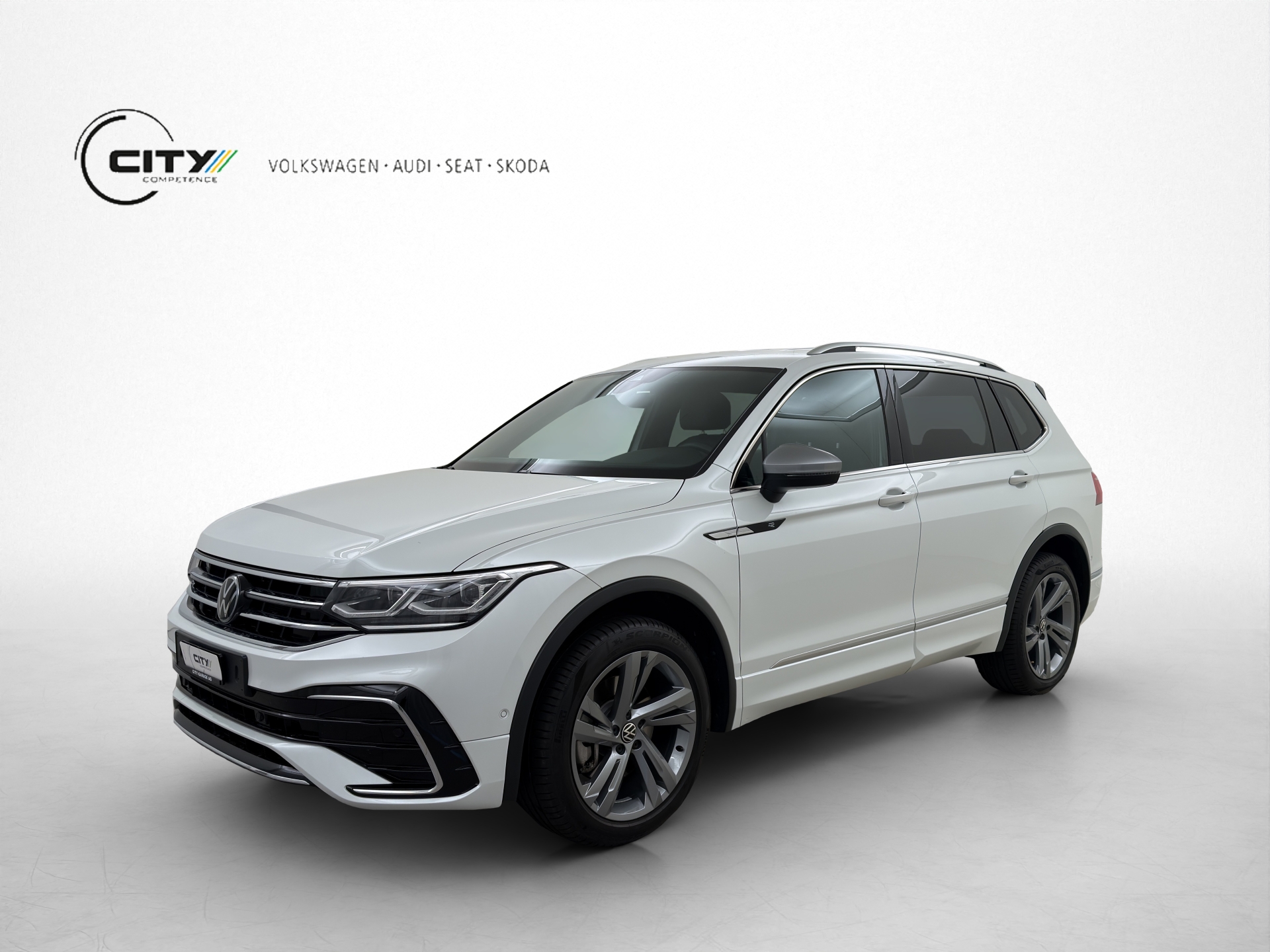 VW Tiguan Allspace 2.0 TSI R-Line DSG 4Motion-image-0