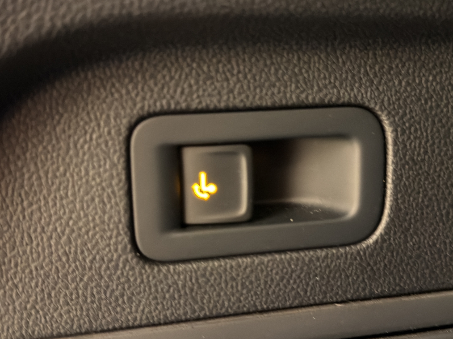 VW Tiguan Allspace 2.0 TSI R-Line DSG 4Motion-image-9