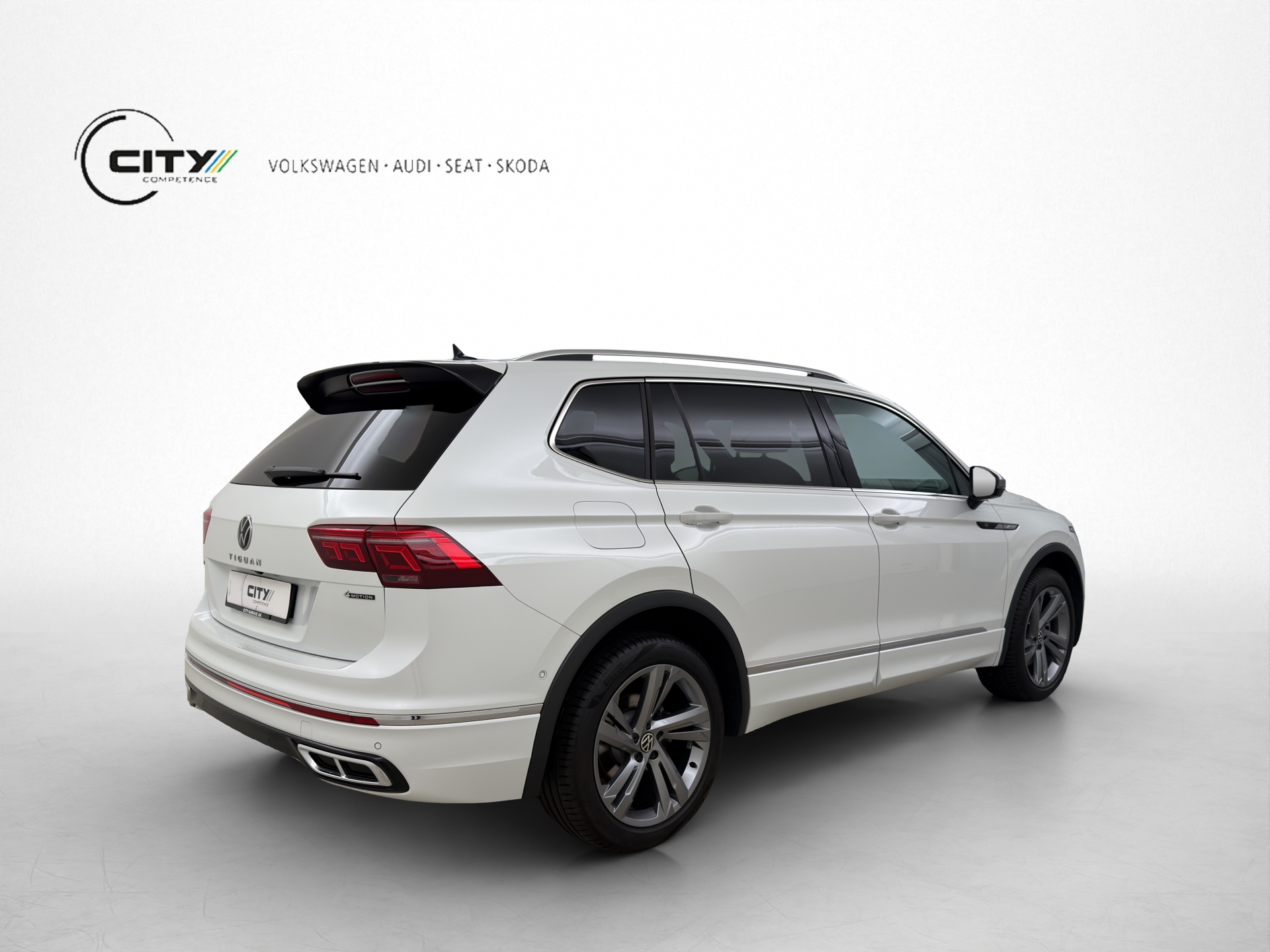 VW Tiguan Allspace 2.0 TSI R-Line DSG 4Motion-image-2