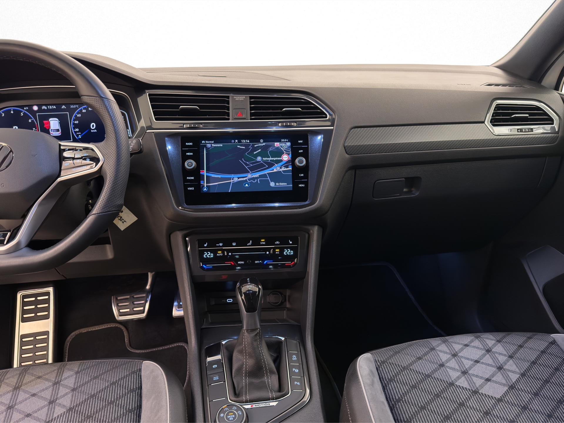VW Tiguan Allspace 2.0 TSI R-Line DSG 4Motion-image-6