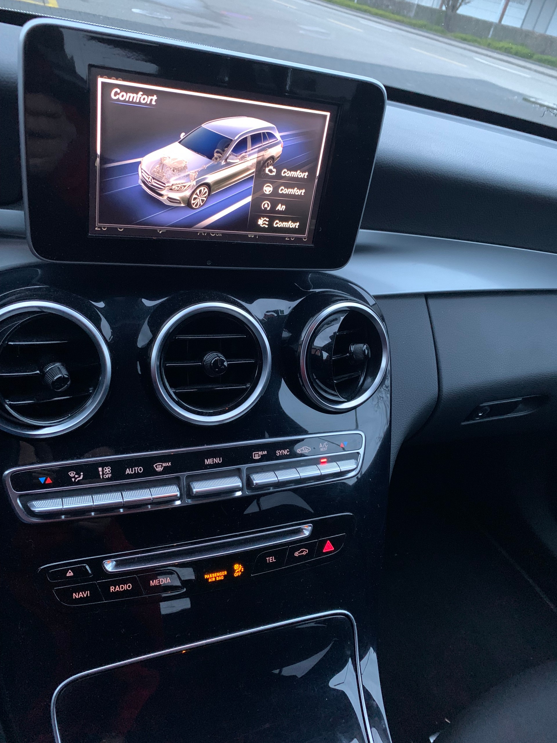 MERCEDES-BENZ C 220 d Swiss Star Exclusive 4Matic 9G-Tronic-image-11